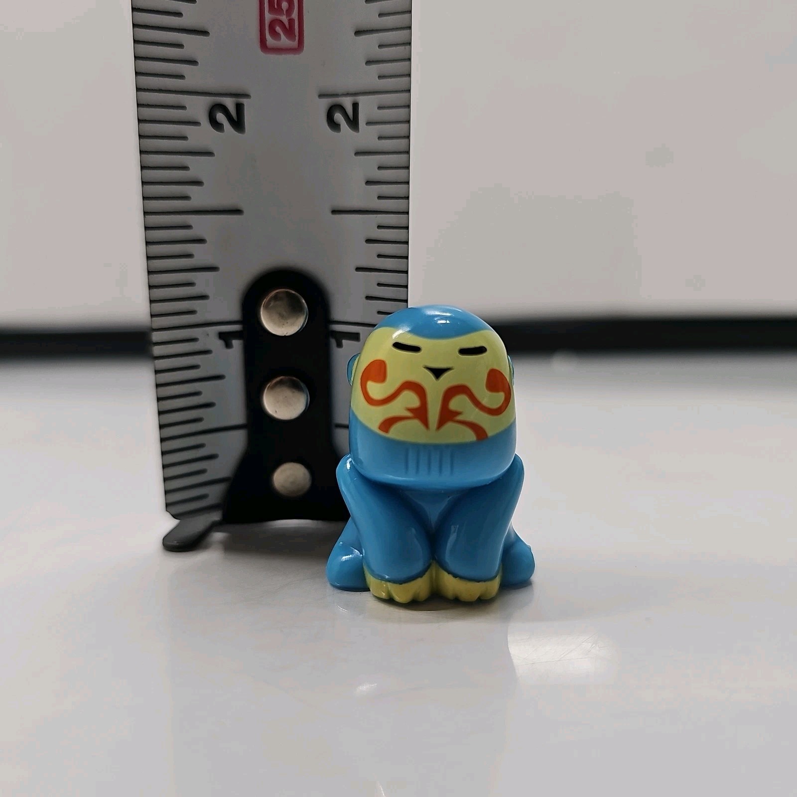 Gogos Crazy Bones Light Blue Kemo Figure #9 Advanced Series