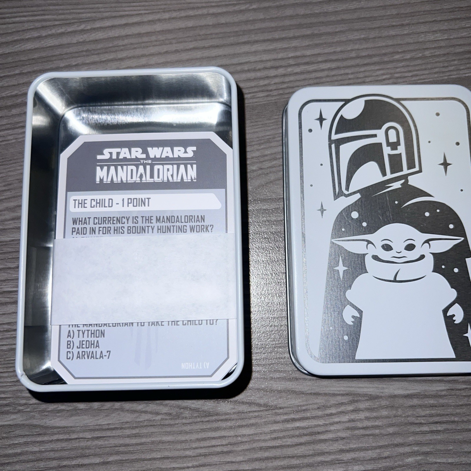 Disney Star Wars The Mandalorian 100 Question Quiz Card Game Baby Yoda Grogu NEW