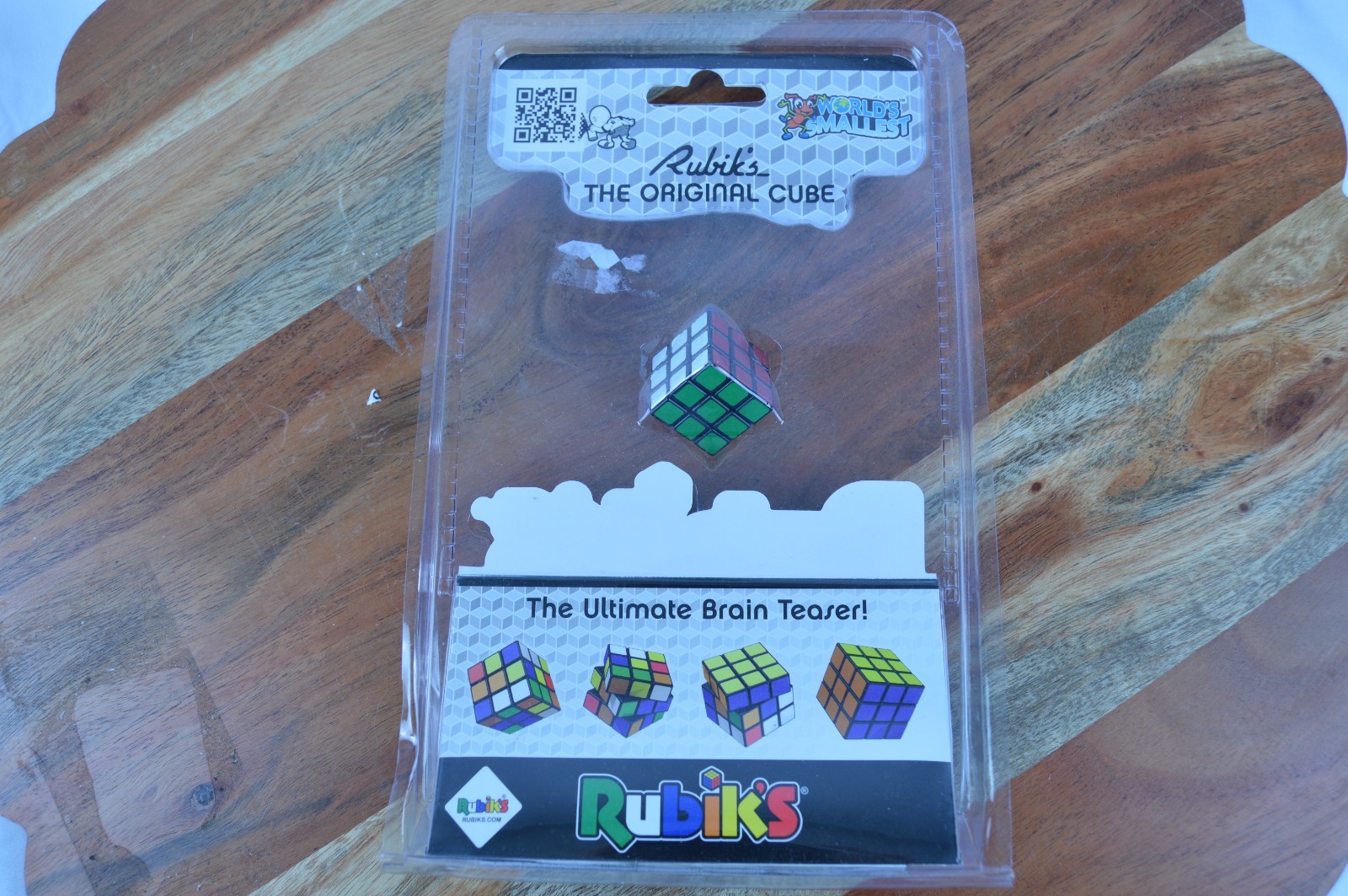 World’s Smallest RUBIKS CUBE 3×3 Puzzle (3/4 INCH)