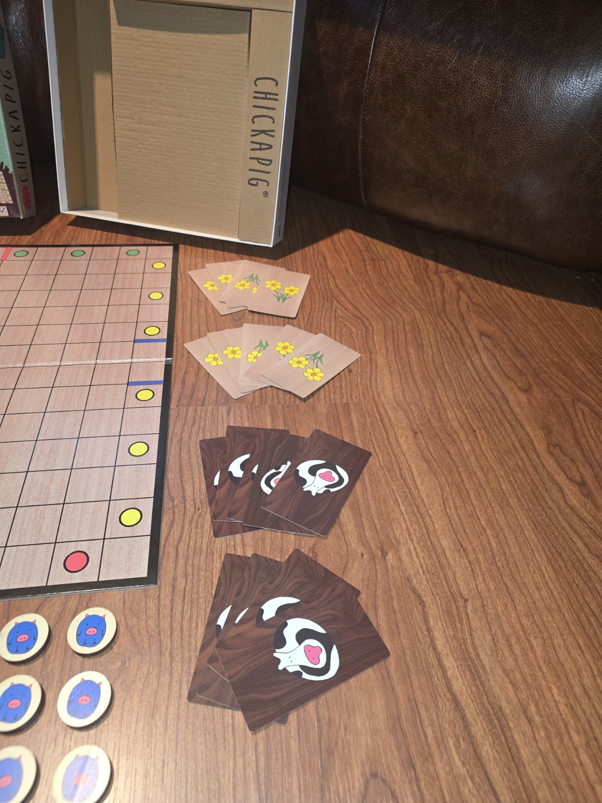 Chickapig Strategic Farm Family Board Game 100% Complete Clean