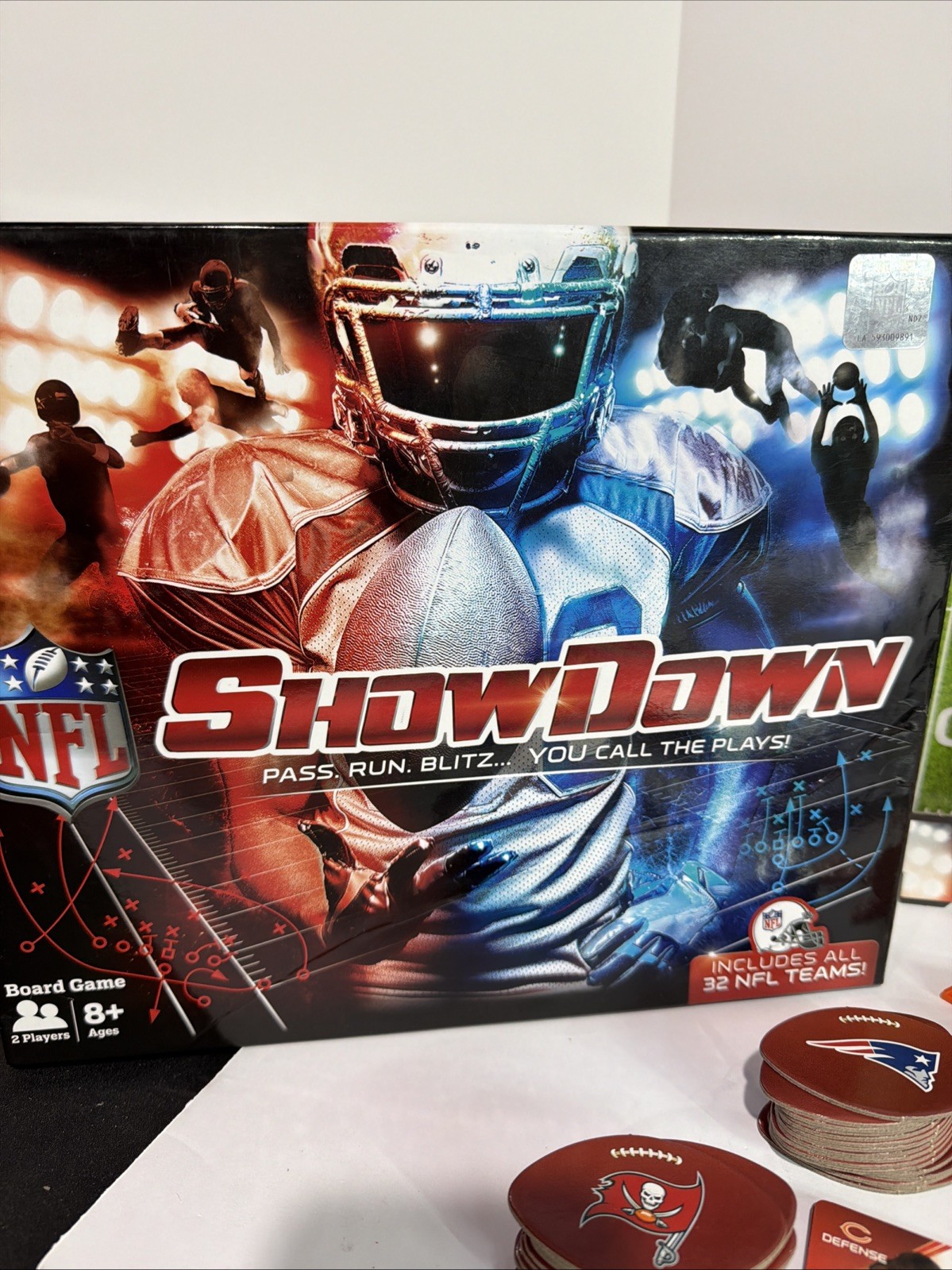 NFL Showdown Board Game Buffalo Games Football 32 Teams Pass Run Blitz Complete