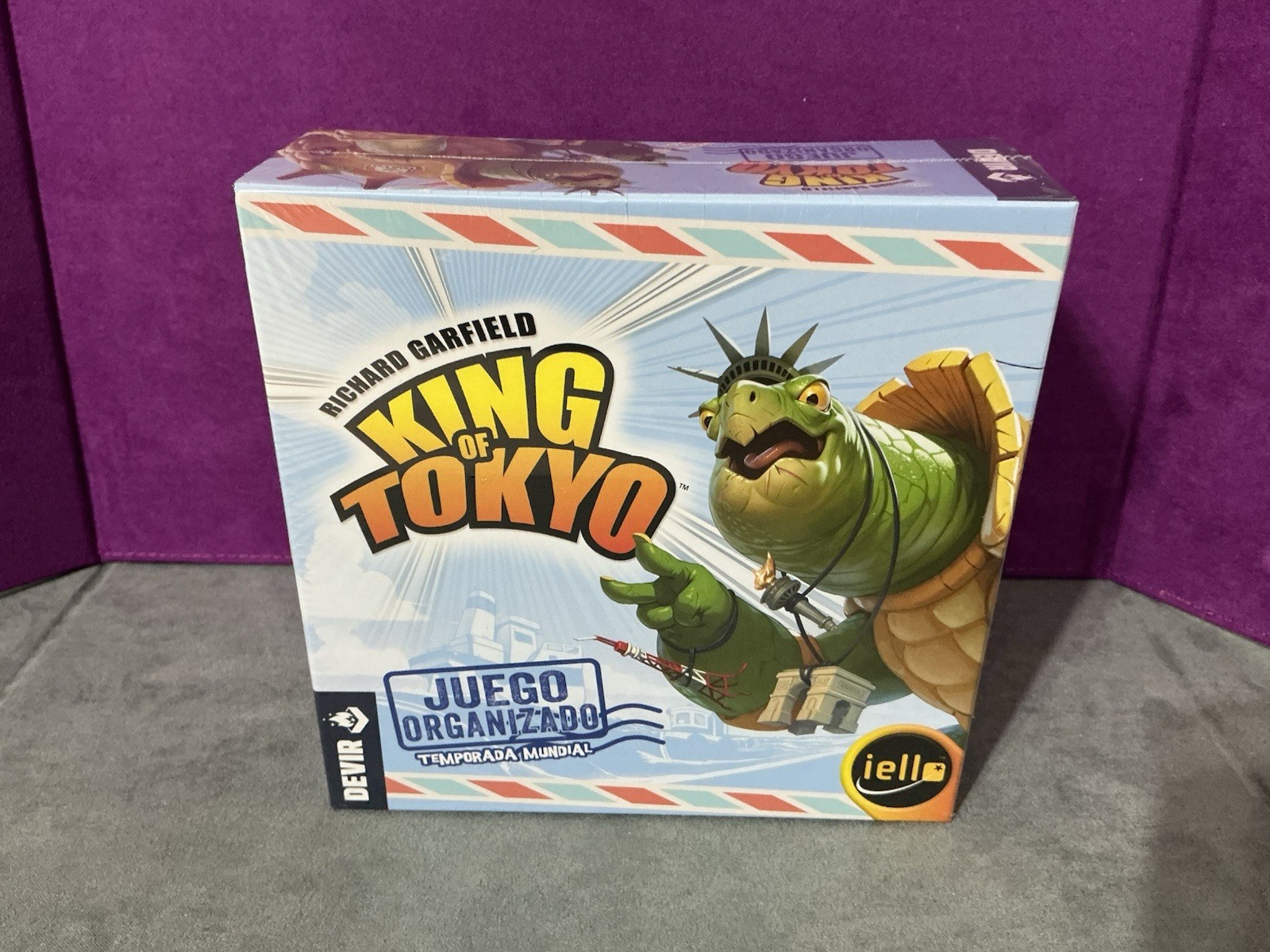 King of Tokyo Tournament Kit, 4 Promo Monsters, 16 Buttons, 18 Promo Cards.