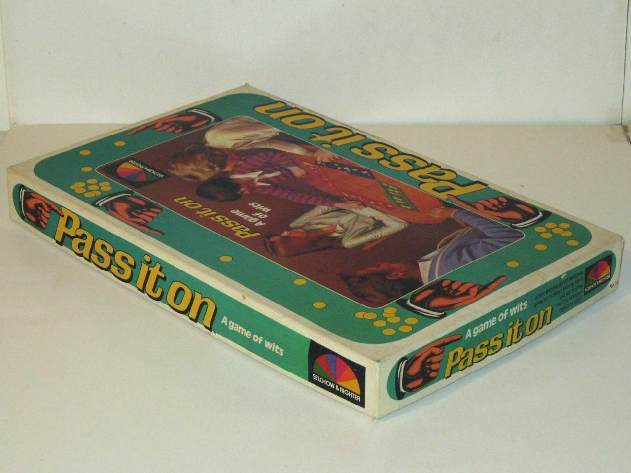 Rare Vintage 1978 PASS IT ON Game! Selchow & Righter #39! Complete in Box!