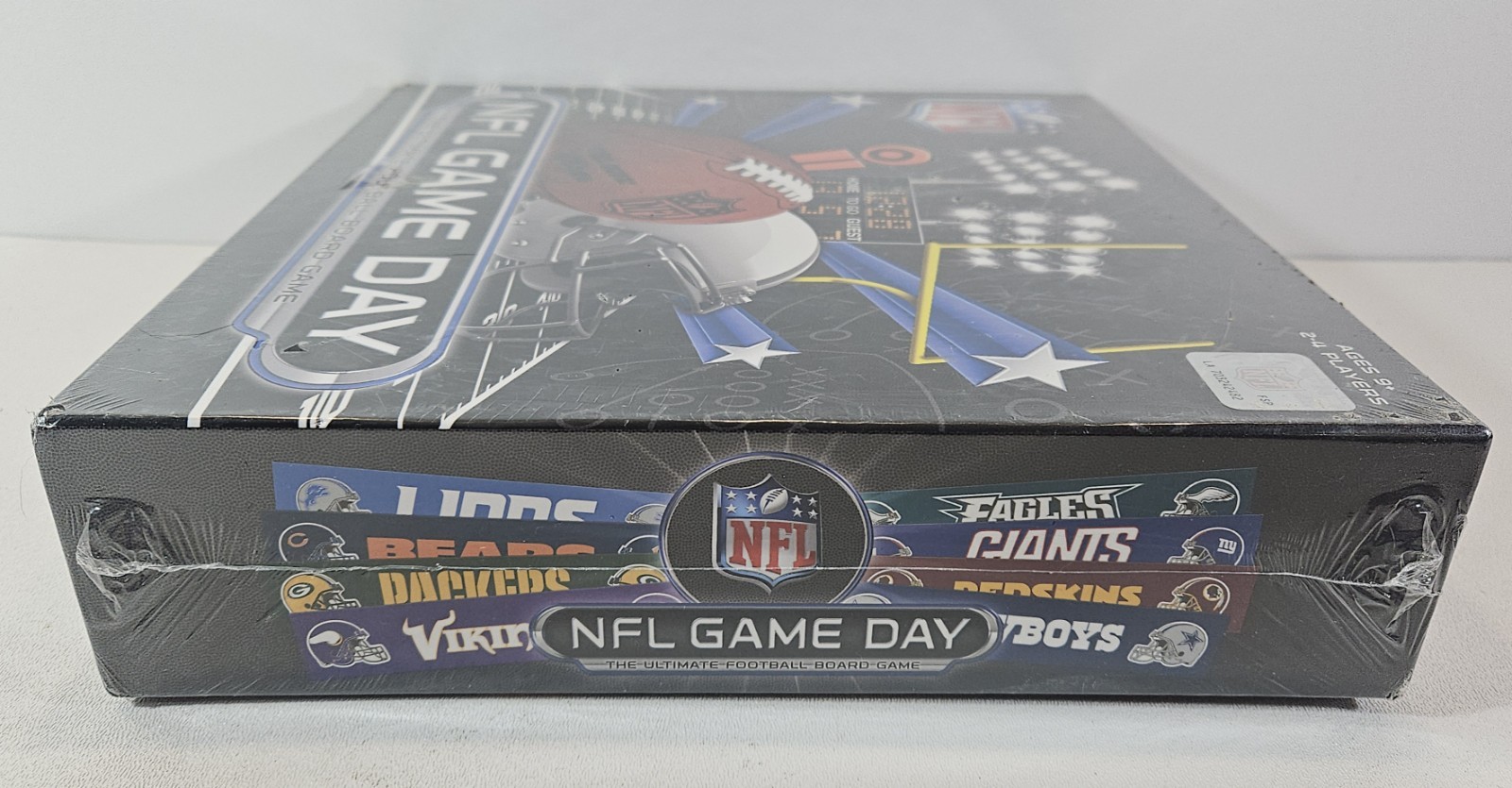 NFL Game Day The Ultimate Football Board Game by Fremont Die NEW SEALED 