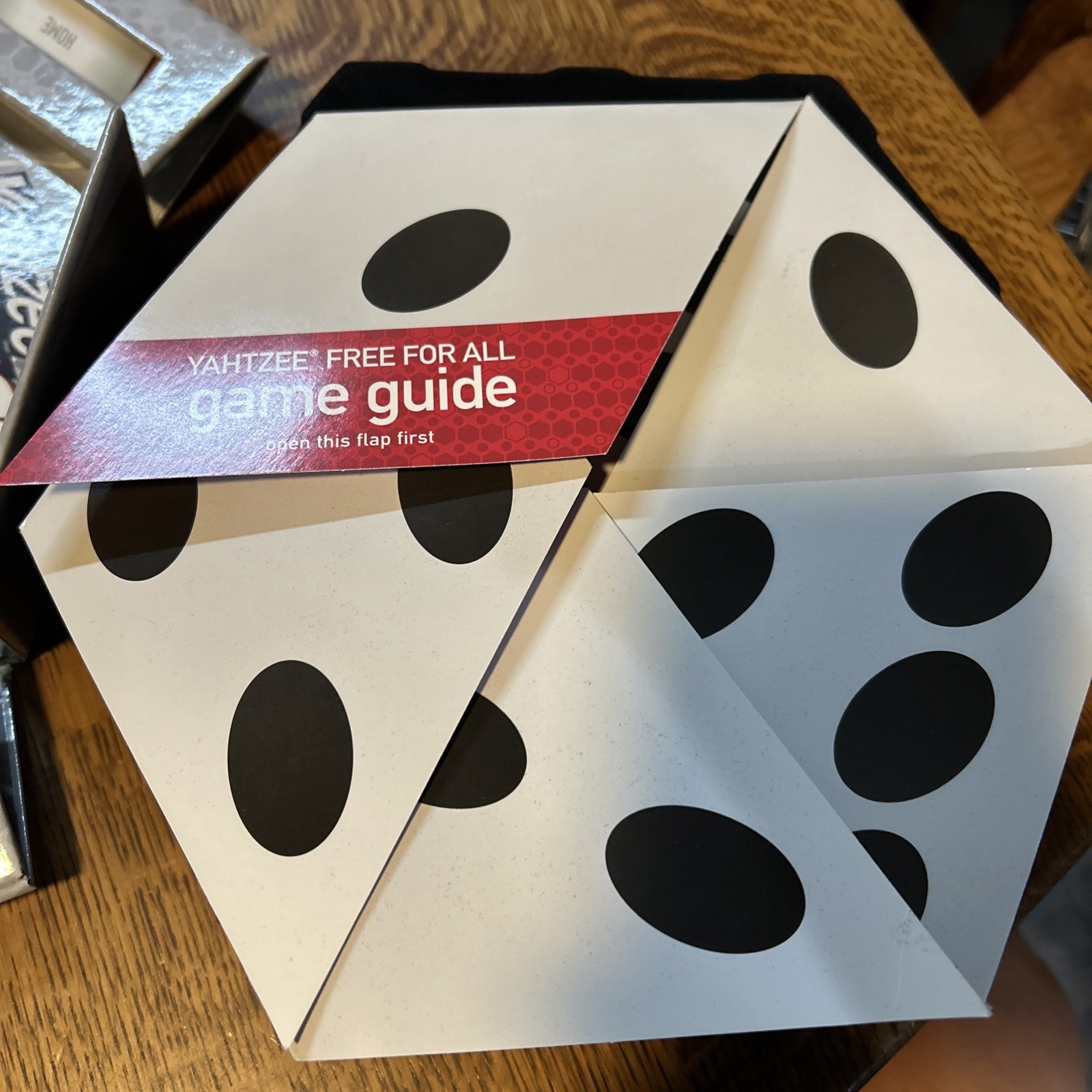 Yahtzee Free For All Board Game – Parker Brothers Age 8+ – 2 to 6 players