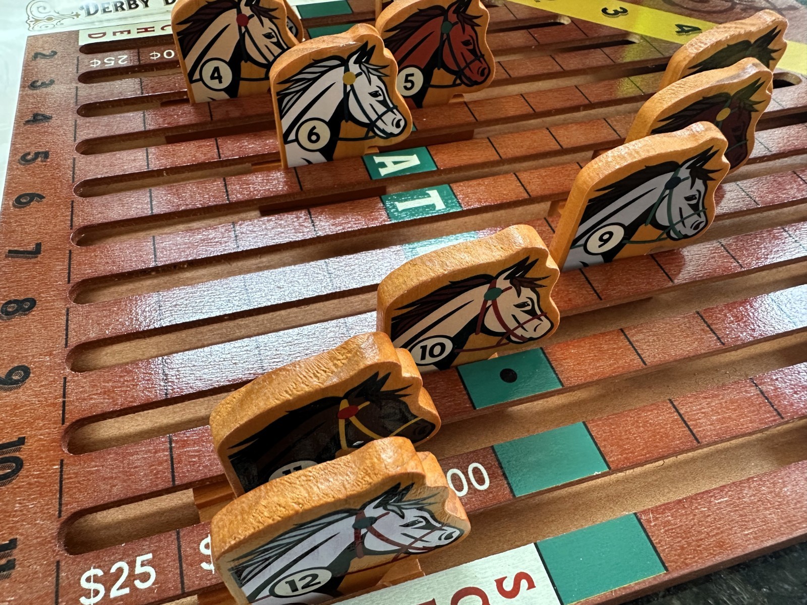 MINTY! Derby Day Horse Racing Wood Board Game 2018 Brybelly GGAM-1501