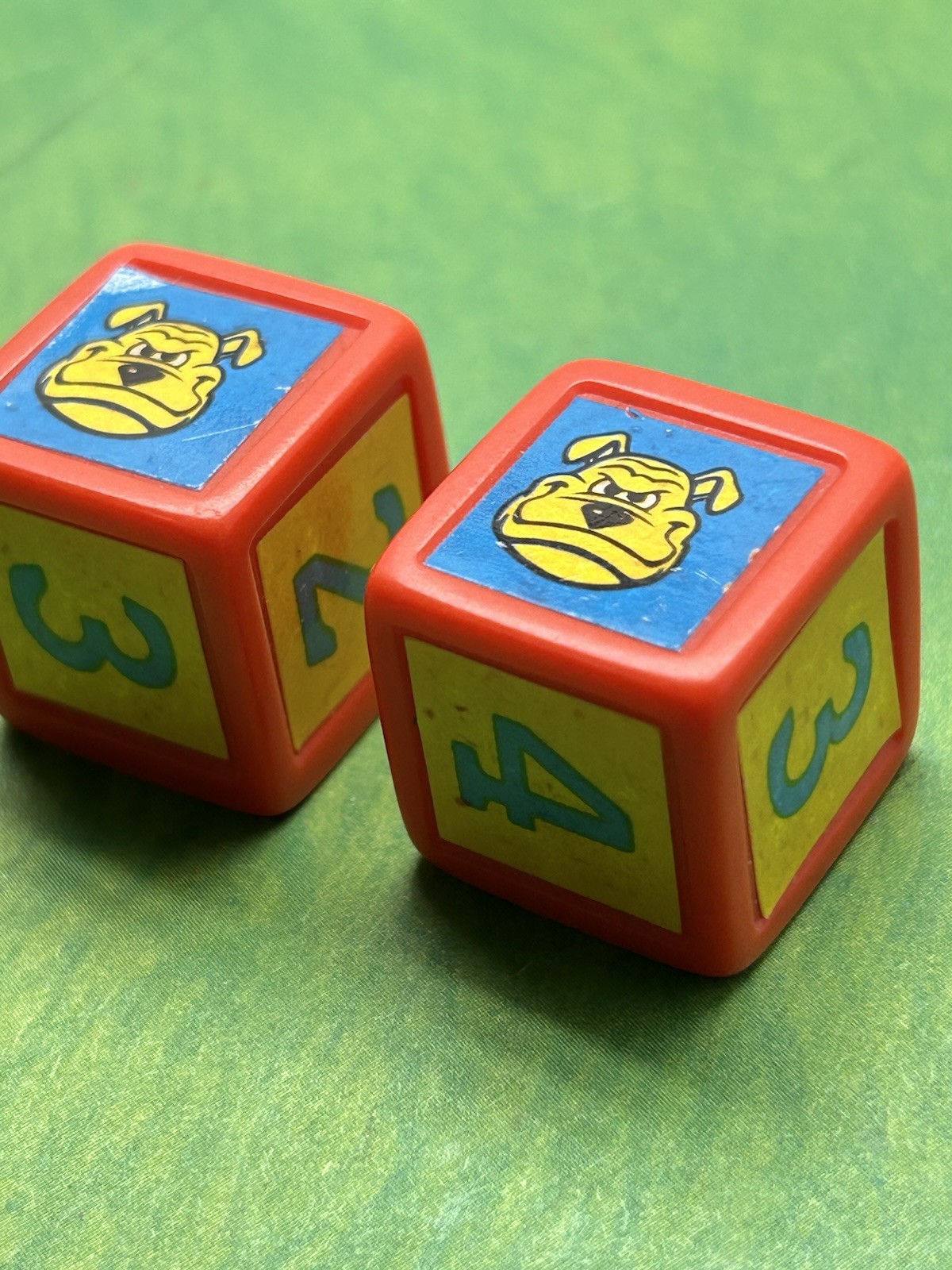 Vintage 1994 Fraidy Cats Milton Bradley Board Game REPLACEMENT PARTS-DICE ONLY