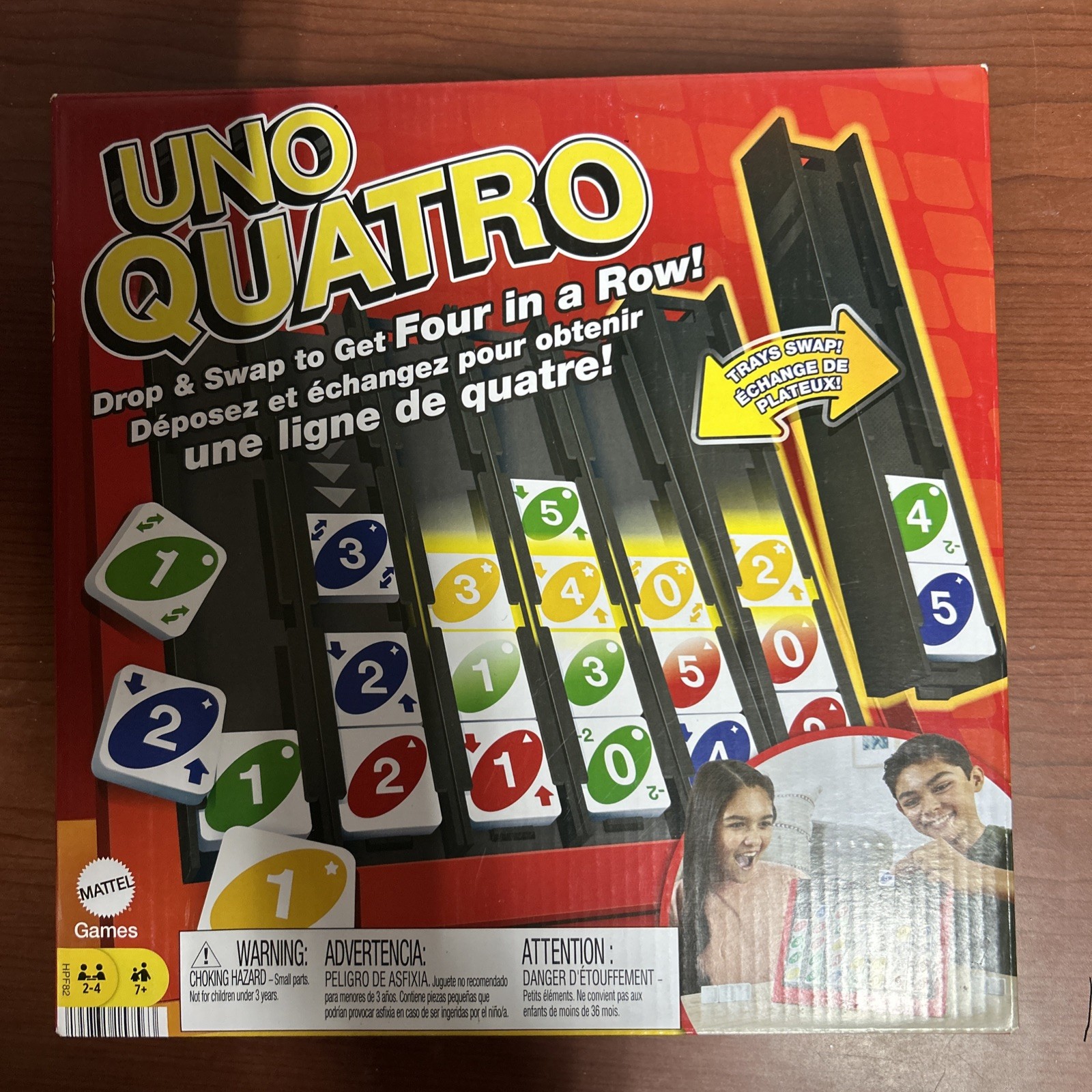 Mattel Games UNO Quatro Game with Colored Tiles & Plastic Grid for Family