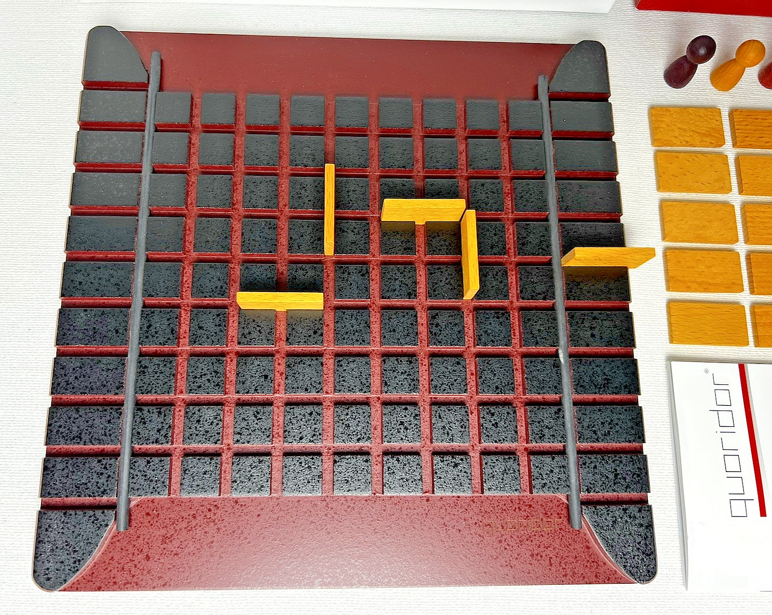 QUORIDOR: Abstract Maze Building & Maneuver Wood Board Game, Gigamic, COMPLETE