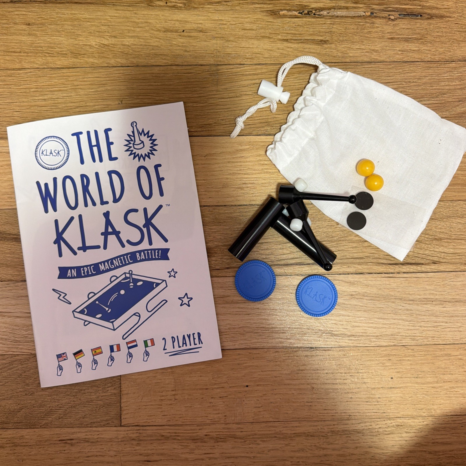 Klask Tabletop Board Game 2 Player: Damaged box
