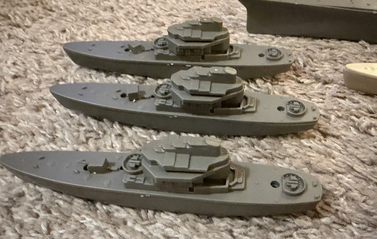 1987 Vintage Torpedo Run Floor Wars Game Parts Lot Milton Bradley MB Ships Subs