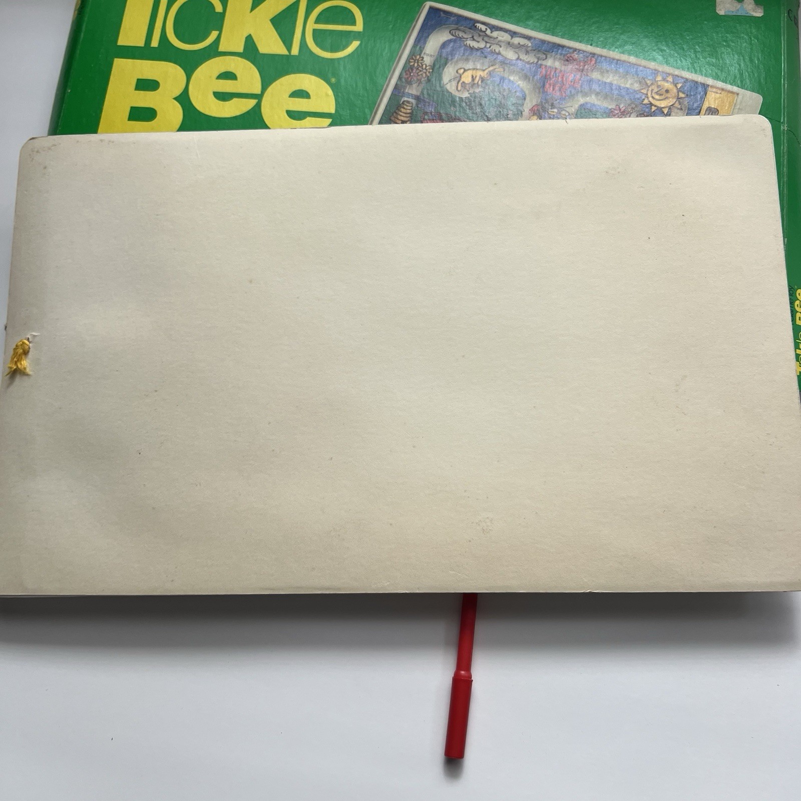 Vintage 1976 Schaper Tickle Bee Magnetic Maze Board Game Complete in Box #215