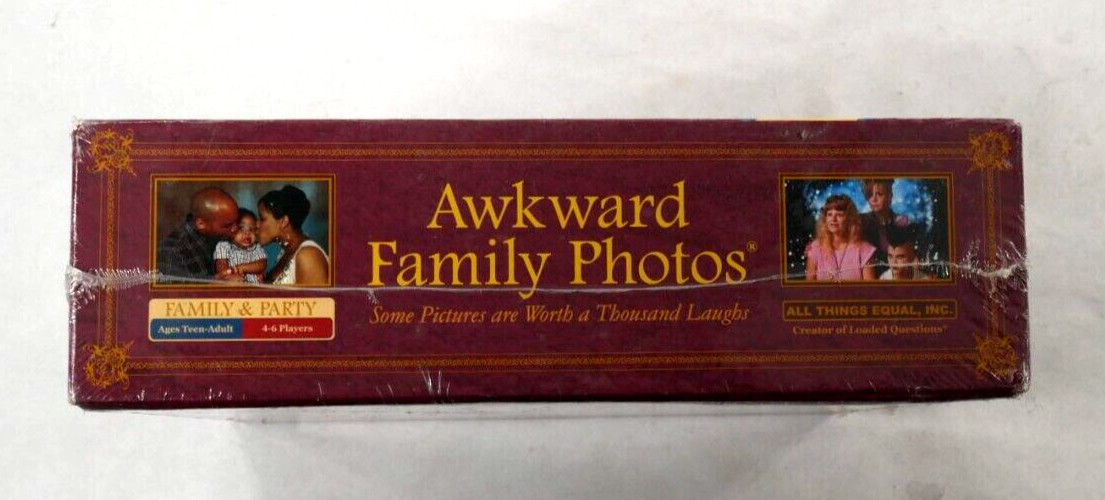 Awkward Family Photos Board Game Teen-Adult 4-6 Players Family and Party New