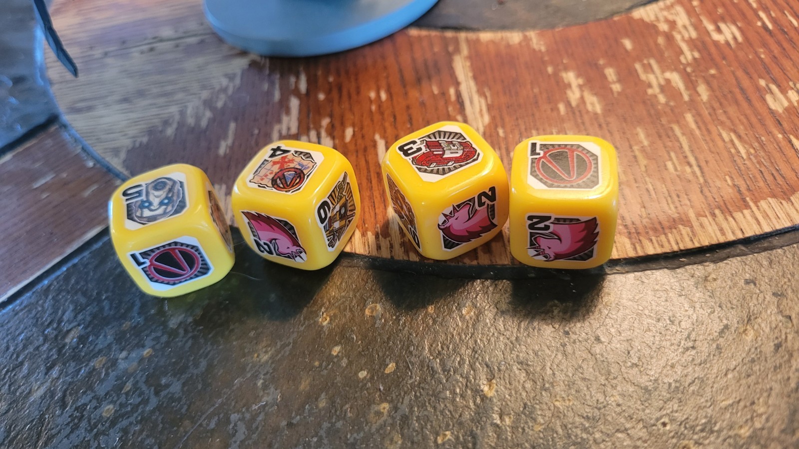 Yahtzee Borderlands Clap Trap Collectible Toy Figure Game CL4P-TP