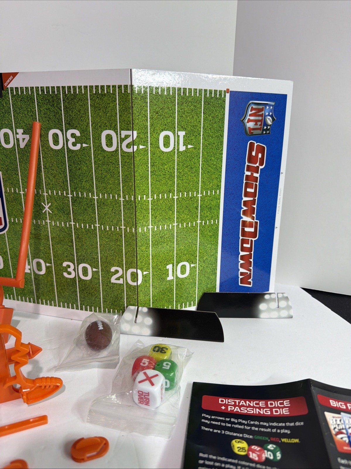 NFL Showdown Board Game Buffalo Games Football 32 Teams Pass Run Blitz Complete