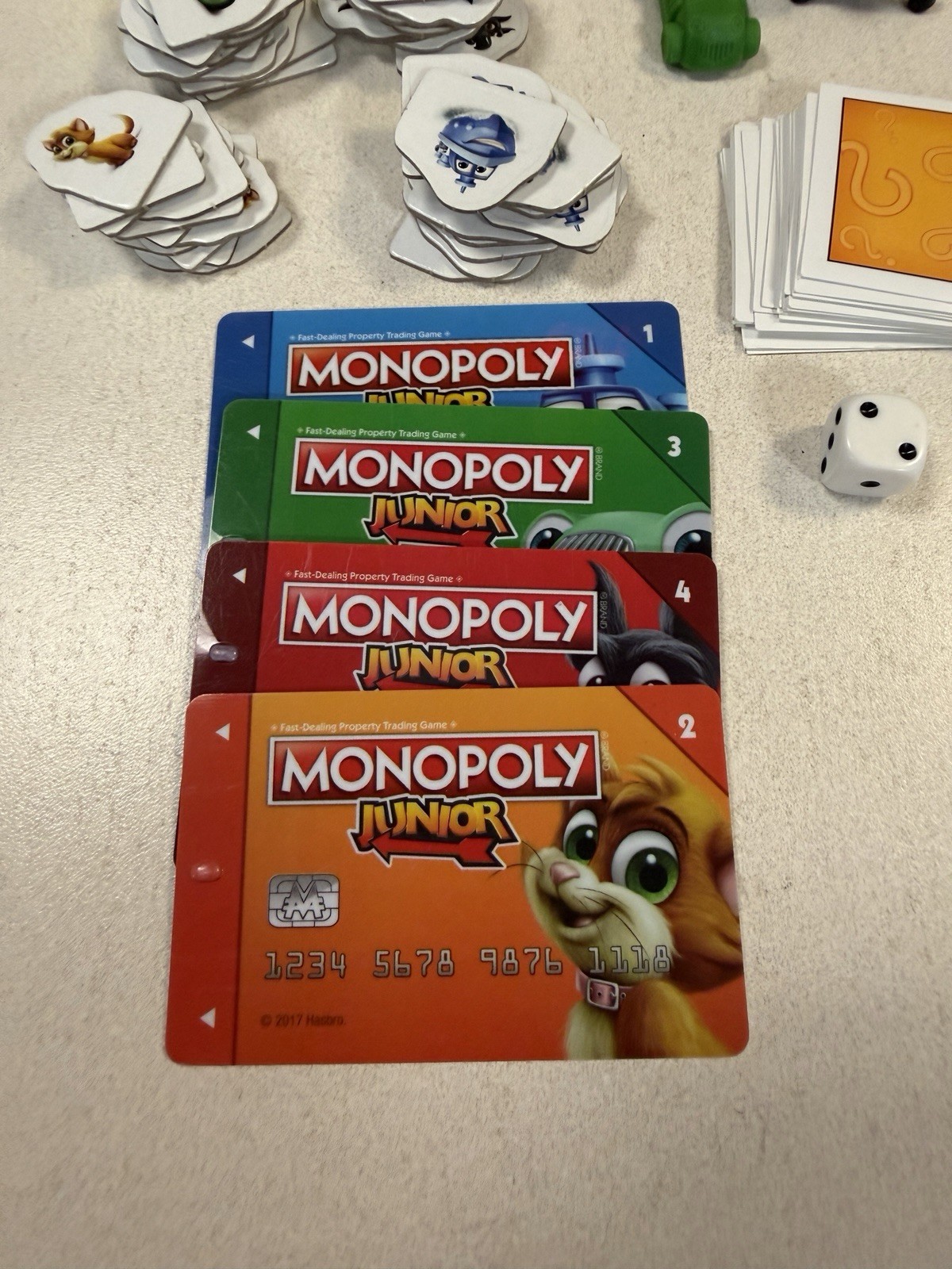 Monopoly Junior Electronic Banking Ages 5 and up 2-4 players Board Game Read