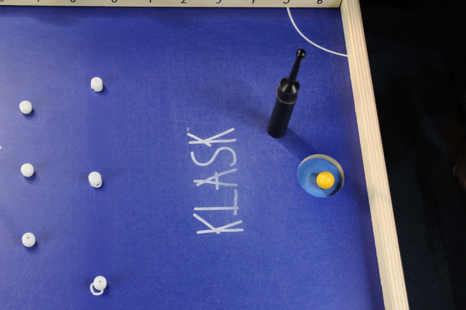 KLASK Magnetic Tabletop Board Game Wood Party Skill Game Extra Magnets Case Box
