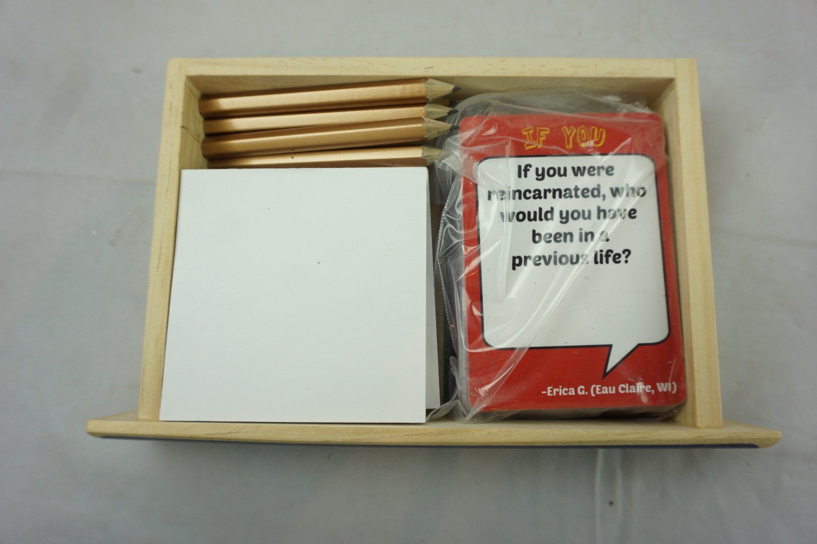 WhoYa? The Game That’s All About You Ages 12 and Up 4+ Players