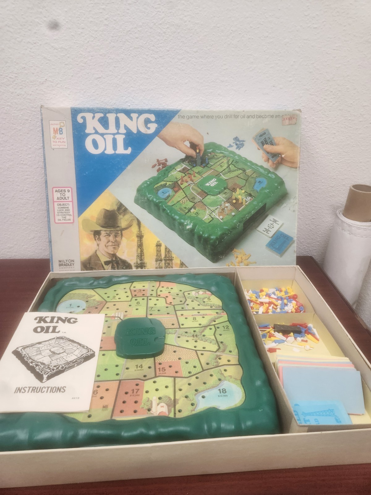 1974 Milton Bradley King Oil Strategy Board Game