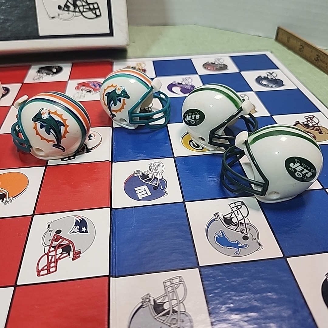 N Y Jets vs Miami Dolphins Checkers 1993 NFL Football – Preowned