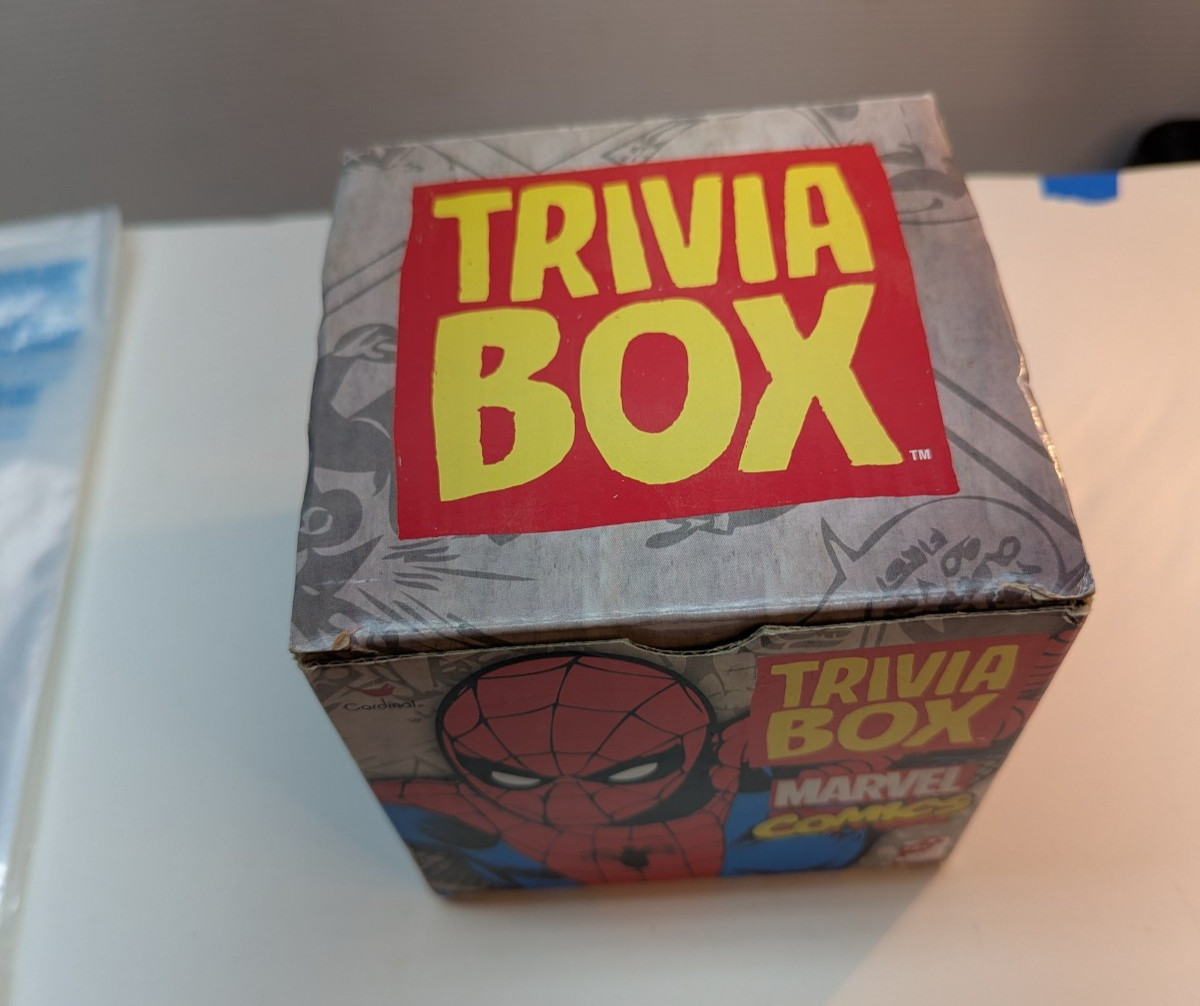 MARVEL Comics Trivia Box Game Cardinal Avengers Spider Man Captain America