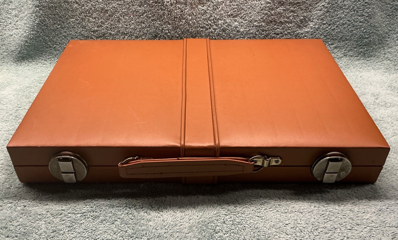 Vintage Backgammon Game Set in Faux Leather Case by Reiss Games Inc.