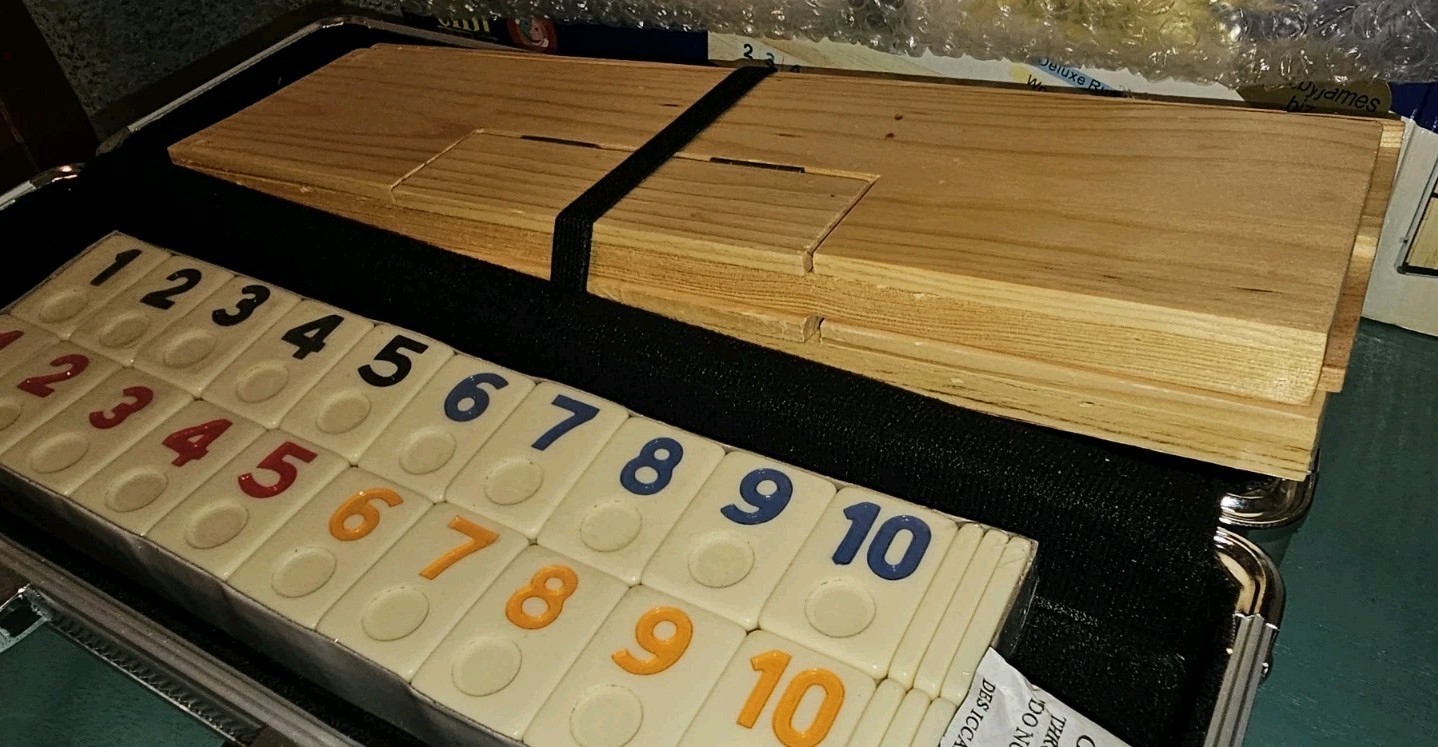 CHH Games Deluxe Rummy Tile Game Aluminum Case Wooden Racks NEW Complete 5017AL