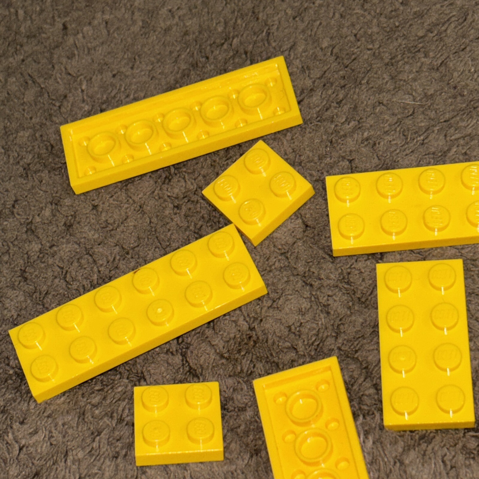 Lego Lot of Yellow Bricks – Please Read Description – Lot 240