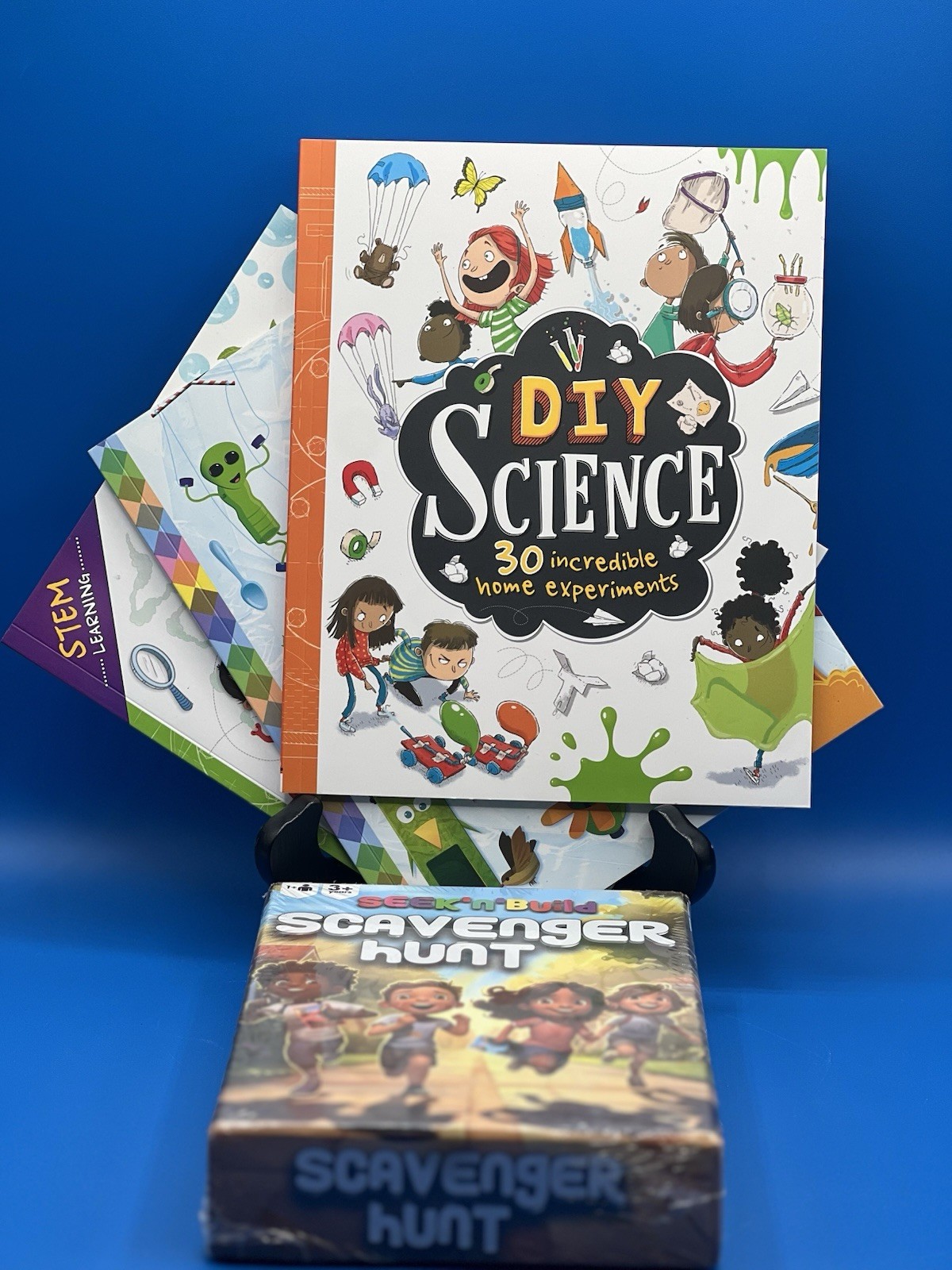 GOTROVO Kids Scavenger Hunt Game – Indoor and Outdoor & 3 Stem DIY Activity Book