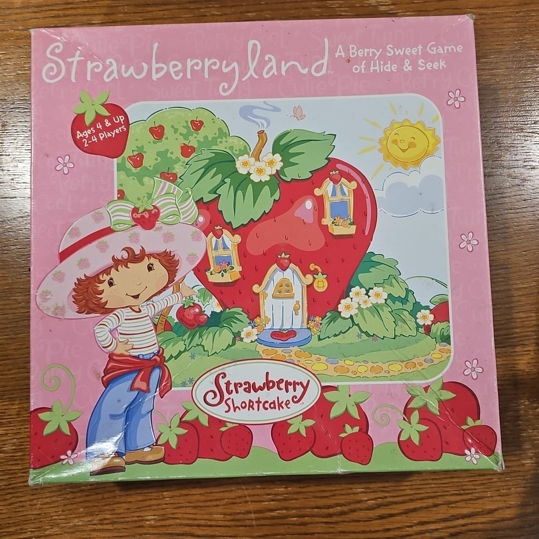 Strawberry Shortcake Strawberryland A Berry Sweet Game RoseArt 2003