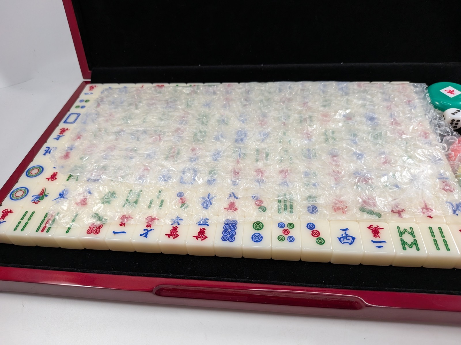 Mahjong Set in Wooden Case with 144 Tiles, Dice and Chips