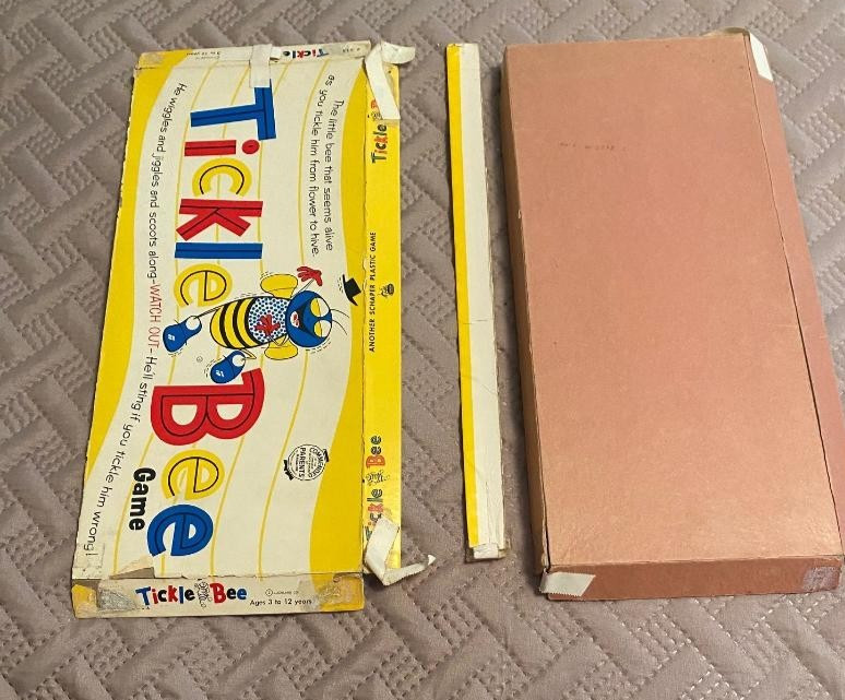 1950s SCHAPER Vintage CHILDS GAME – TICKLE BEE – Original Box