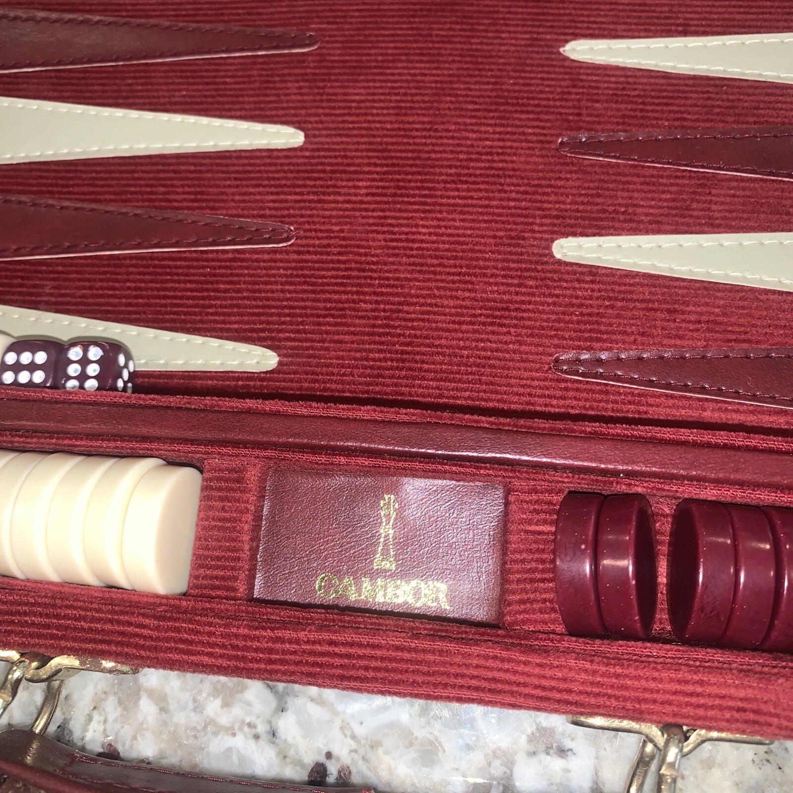 Cambor Backgammon Set. 4 Dice Cups Checkers Doubling Cube Maroon Size 11”x8” Vtg