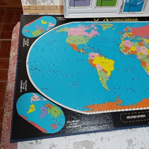 1990 National Geographic ON ASSIGNMENT Board Game in Original Box & Complete