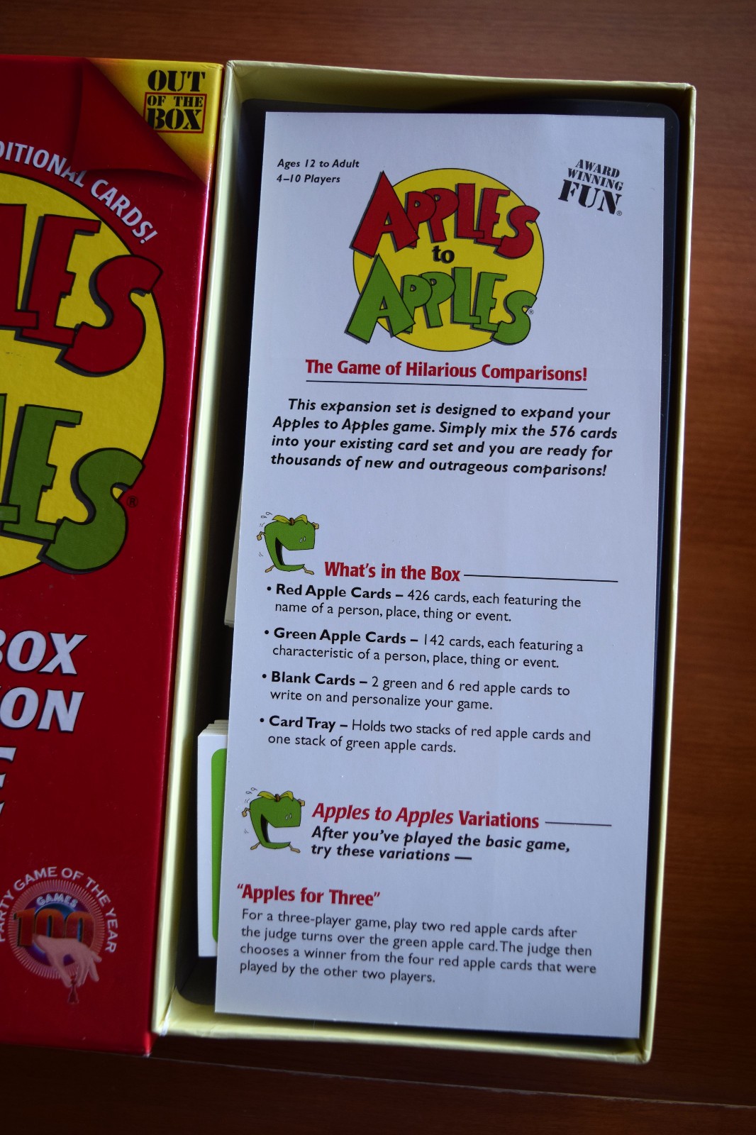 APPLES TO APPLES OUT OF THE BOX PUBLISHING CARD GAME LOT + PARTY BOX EXPANSION