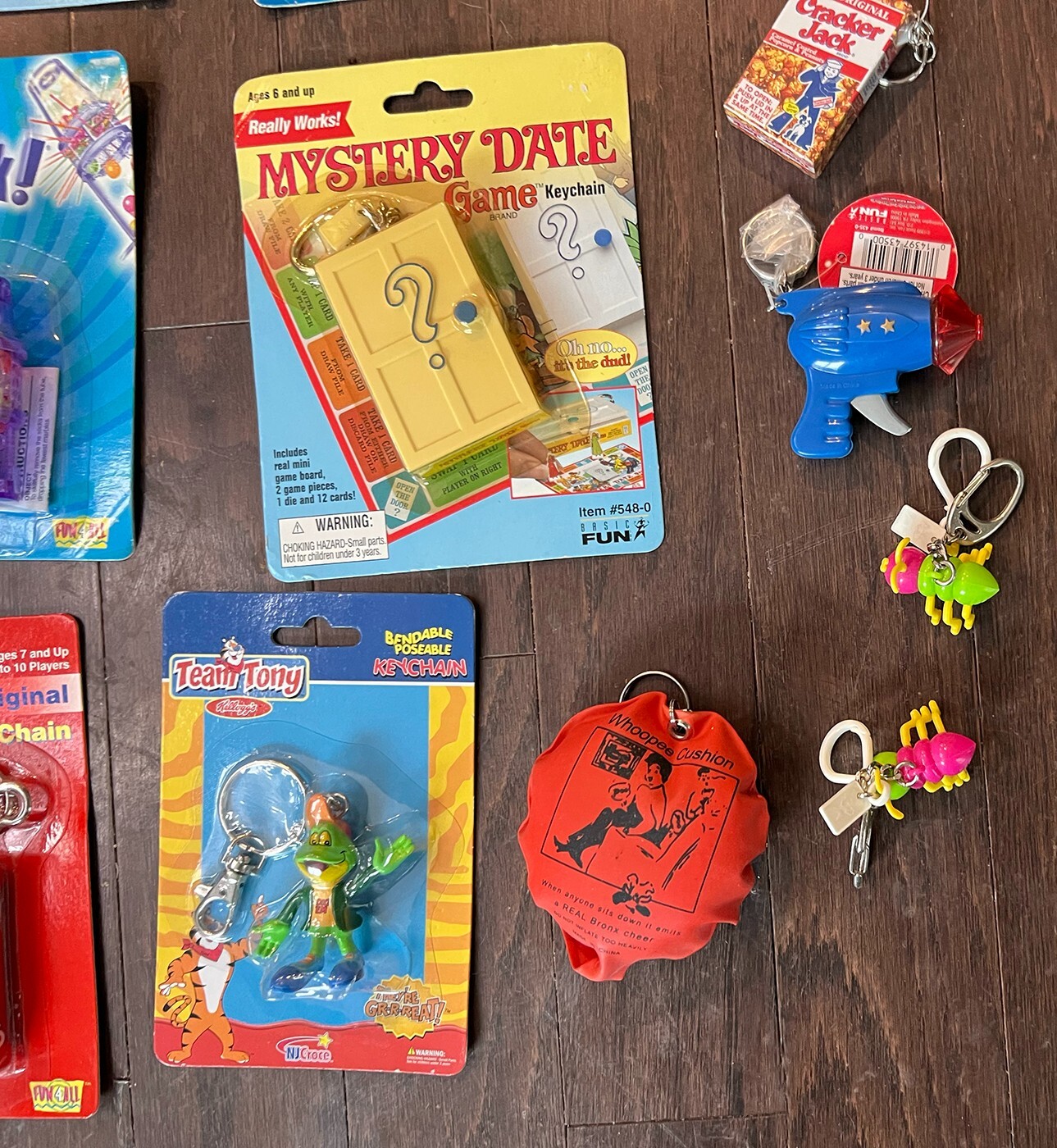 Vintage 1990’s – 2000’s MINI GAME KEYCHAIN LOT of 25 – BOX BOARD & PIECES