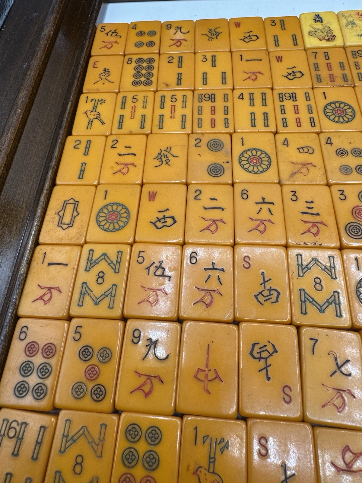 Art Deco Butterscotch Mahjong 143 Pcs