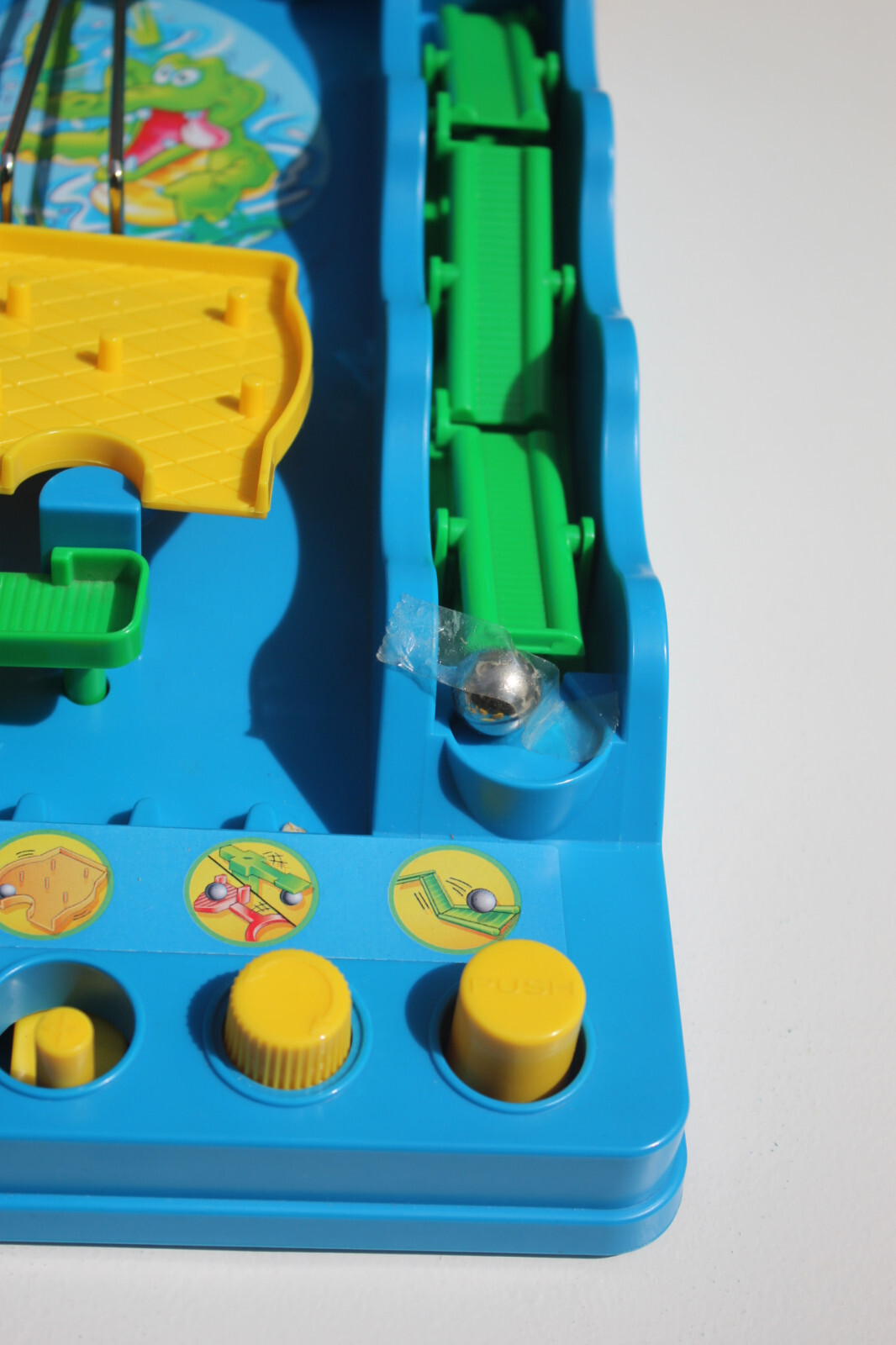 Tomy Tricky Ball Screwball Scramble Board Game