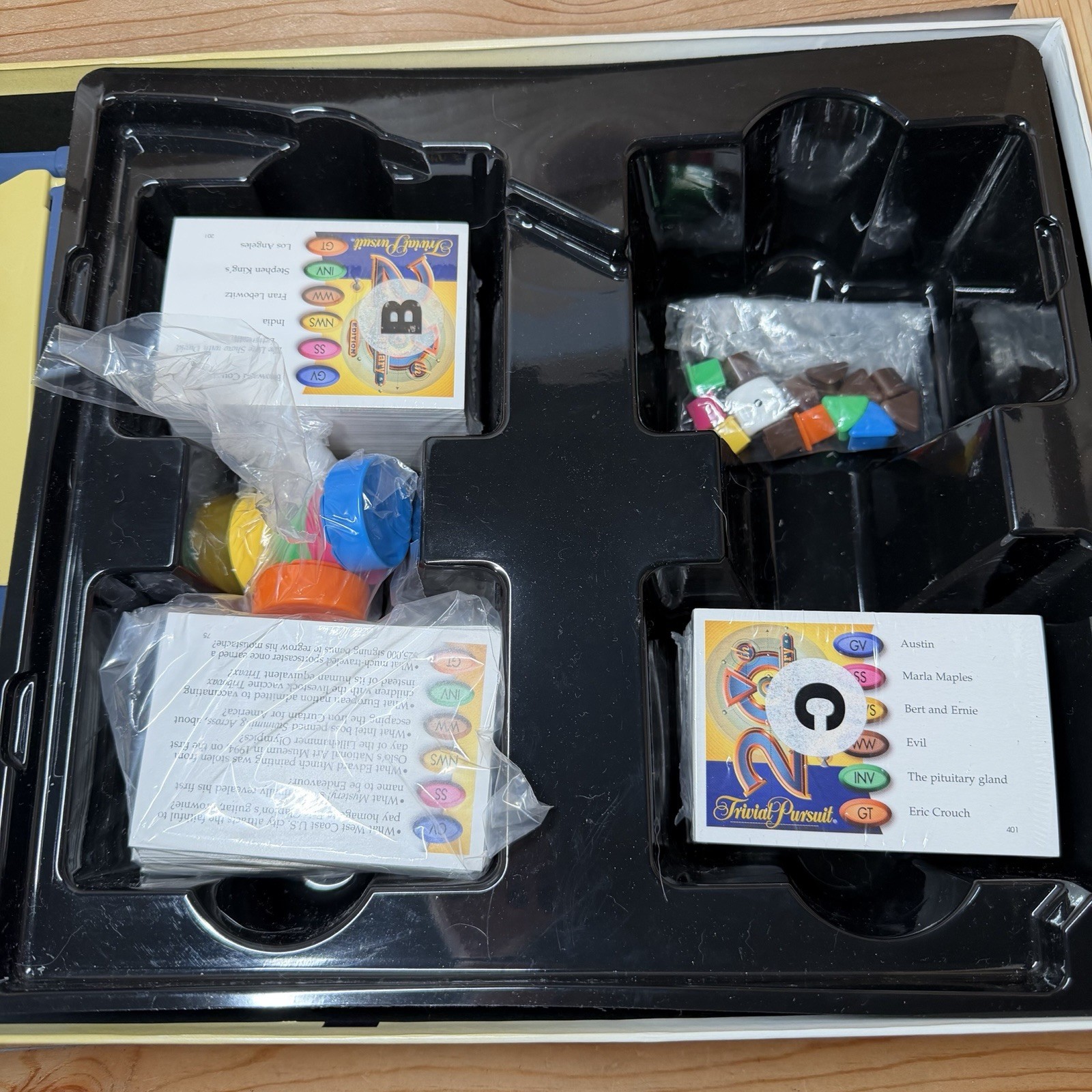 Trivial Pursuit Board Game 20th Anniversary Special Deluxe Trivia 2002 Complete