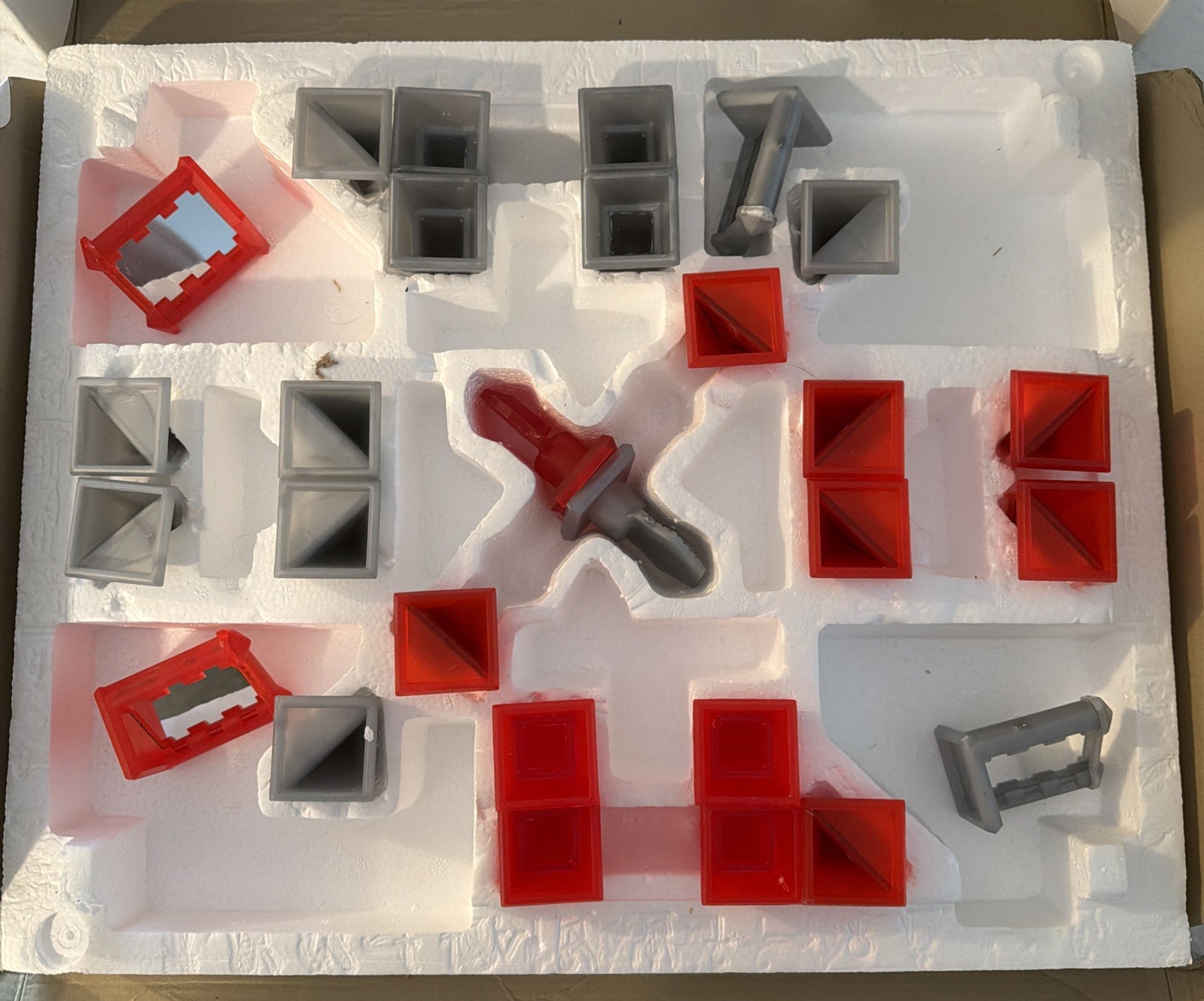 KHET The Laser Game Strategy Board Game Mensa Winner COMPLETE w/ WORKING LASERS