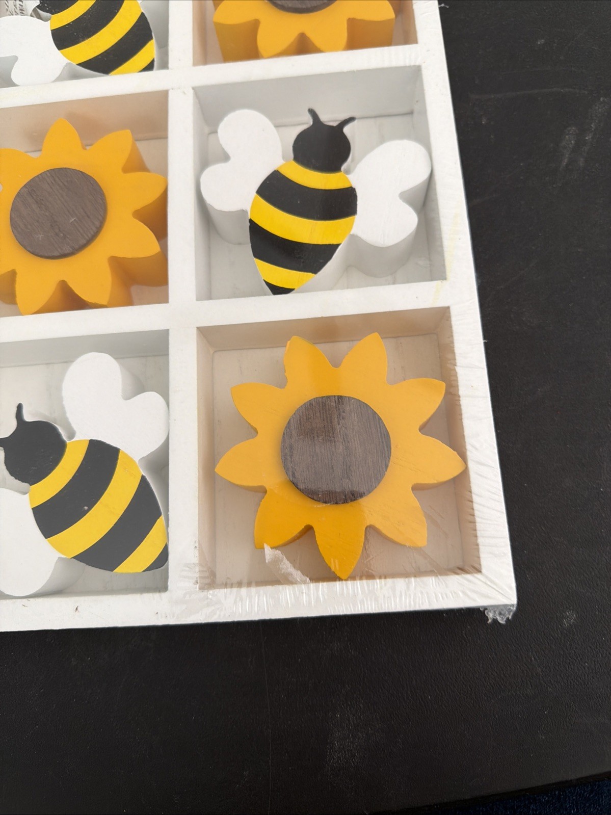 Wooden White Bee & Sunflower Tic Tac Toe Game or Charming Home Decor – NEW