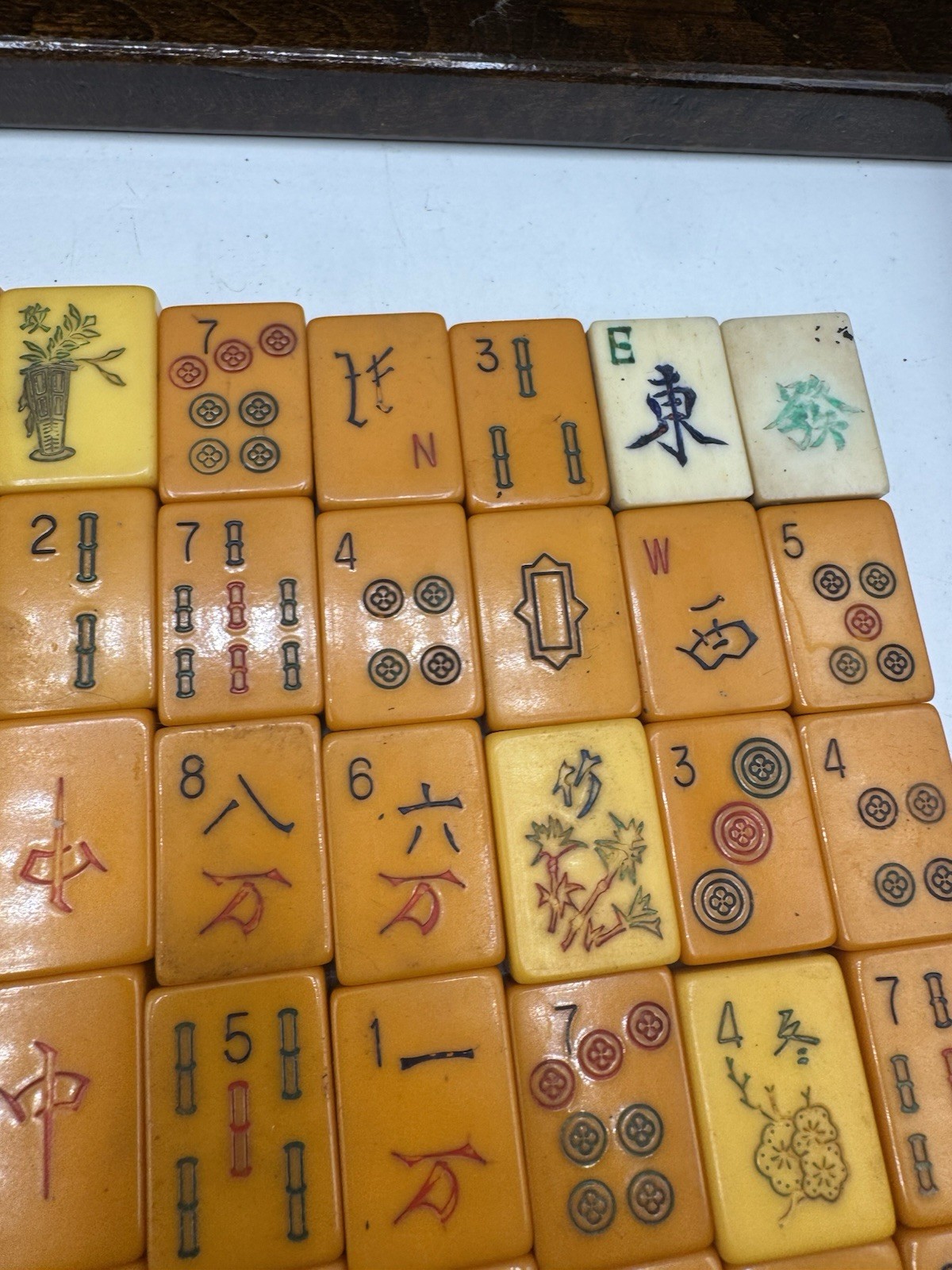 Art Deco Butterscotch Mahjong 143 Pcs