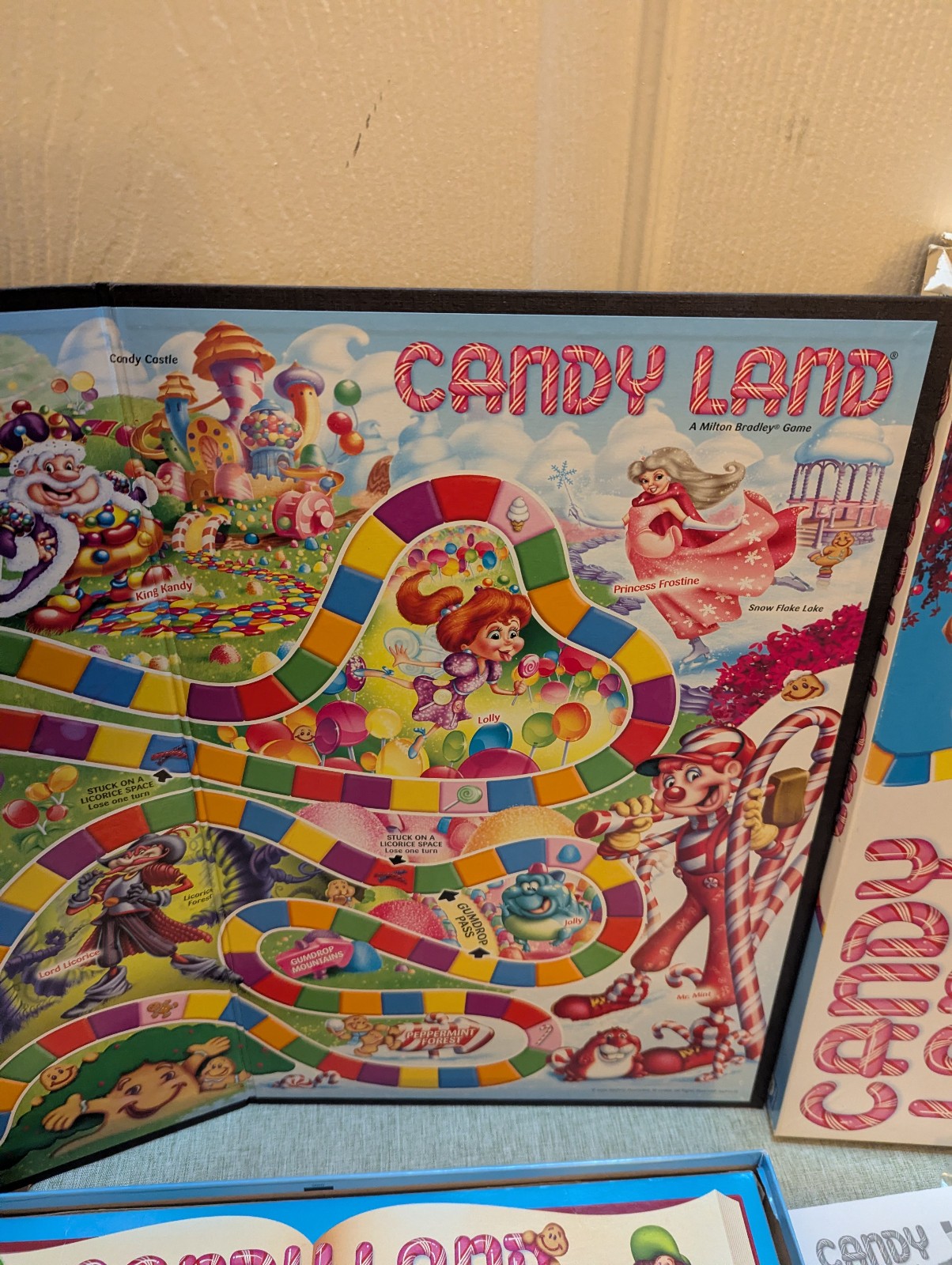 Complete 2005 Hasbro Milton Bradley Candy Land Board Game – 64 Cards & 4 Figures
