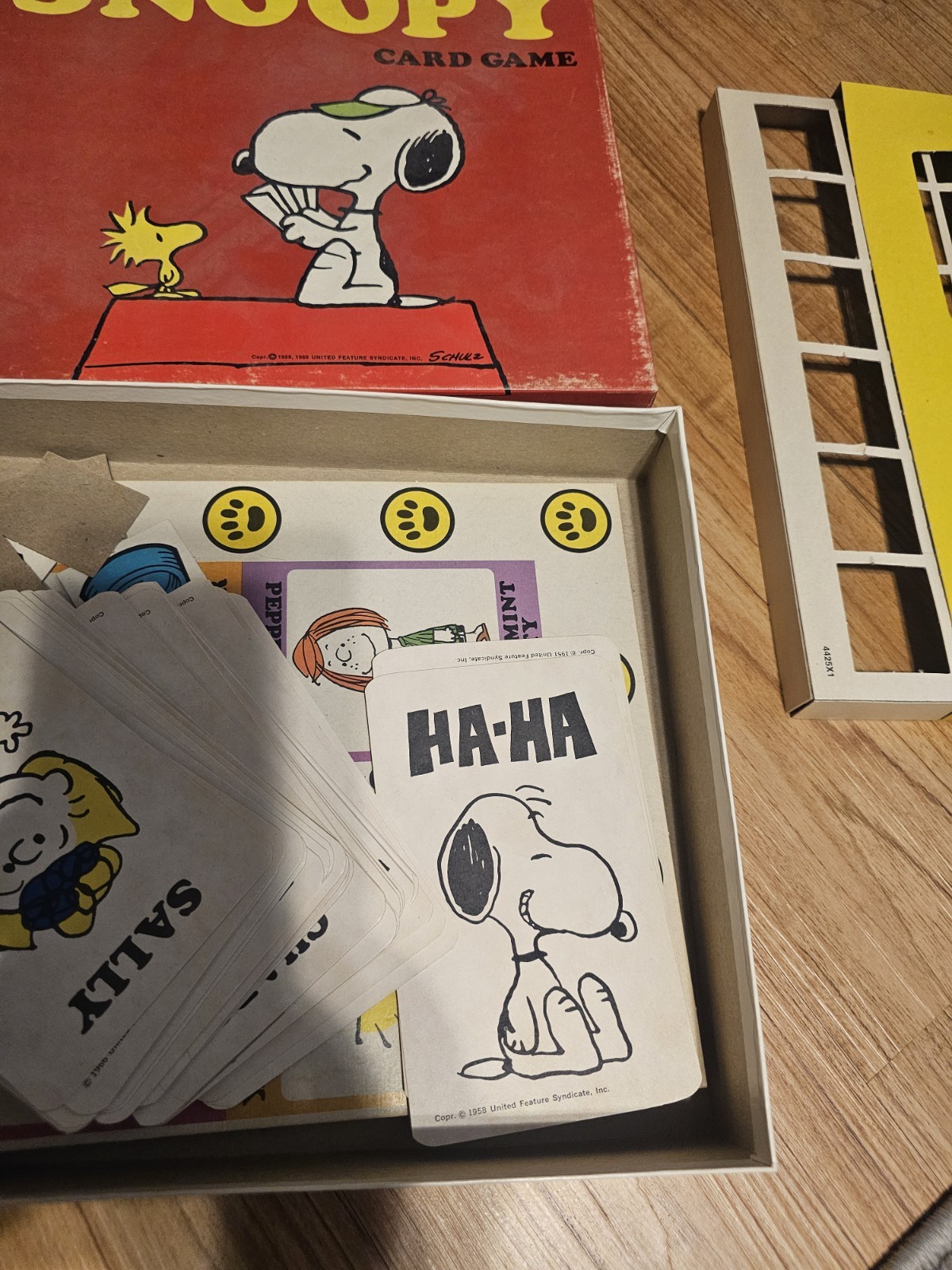 Vintage Snoopy Card Game Milton Bradley 1974 Schultz Complete