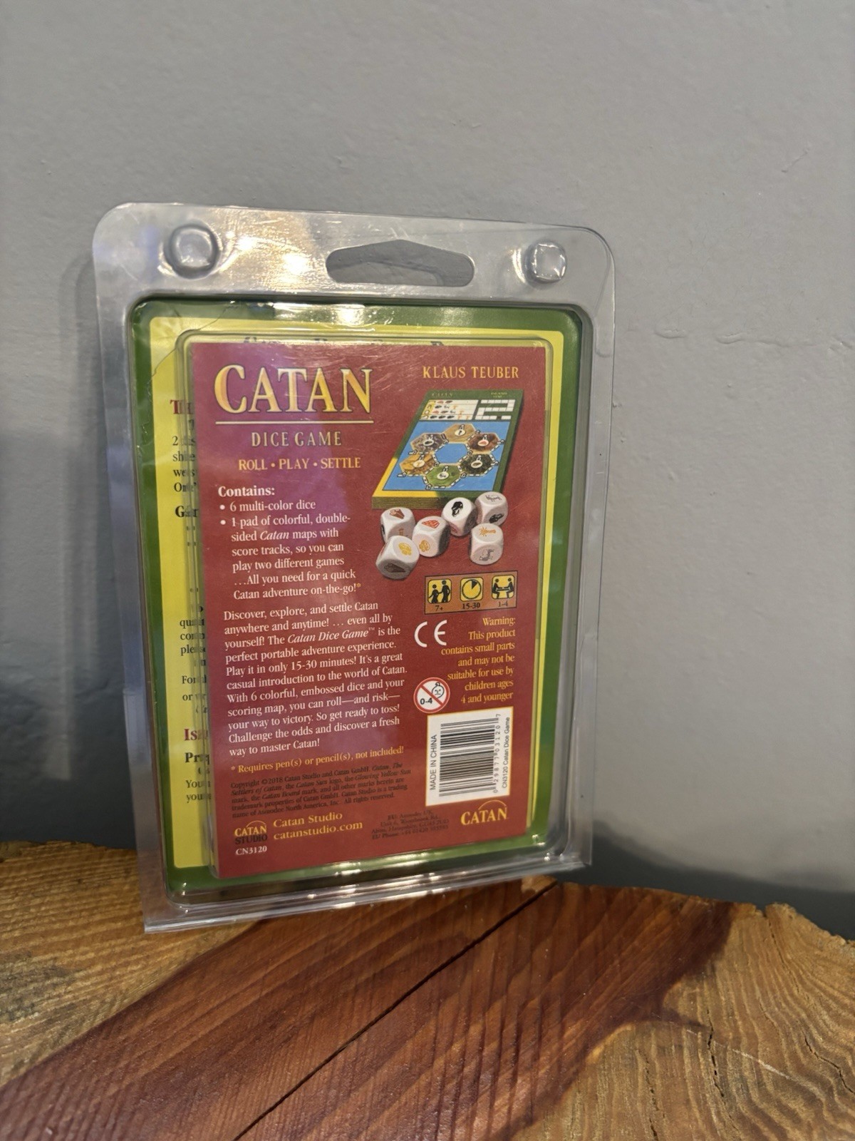 Catan Dice Game Clamshell Edition Catan Studios CN3120 Settlers Family NEW