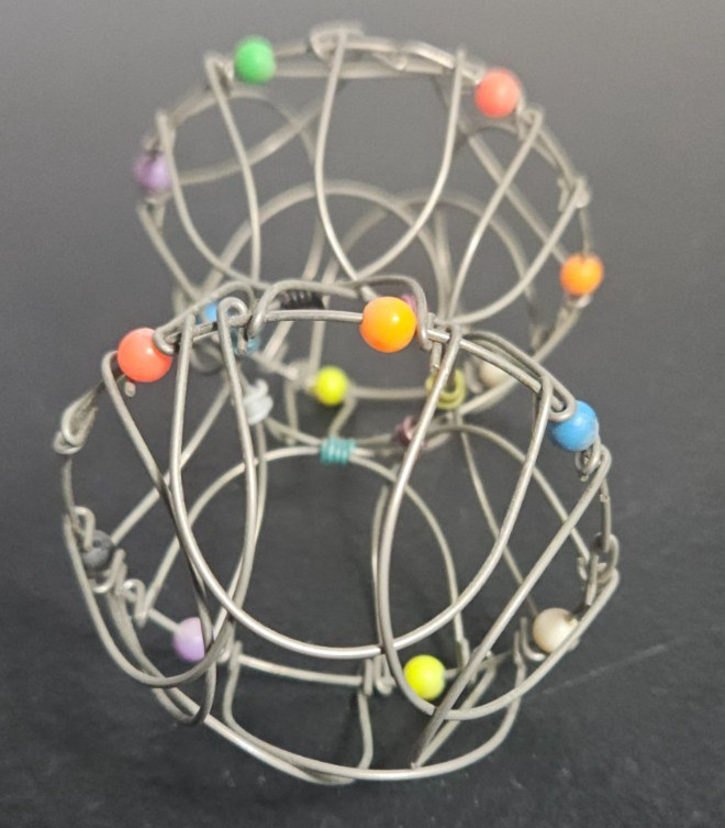 FLEXI SPHERE. CHANGES SHAPES. ANCIENT TOY FROM INDIA