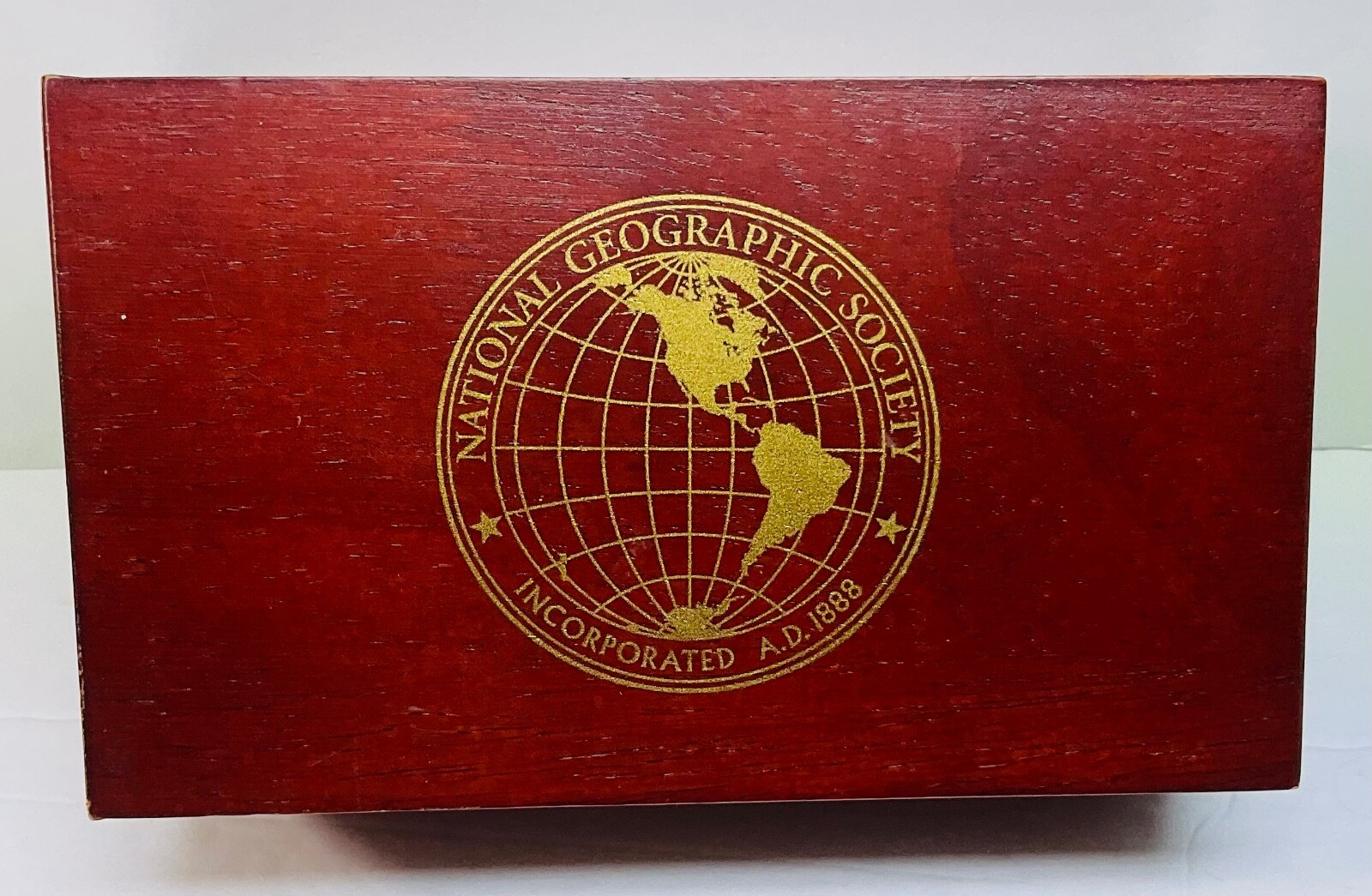 National Geographic Wood Cribbage Board Magnetic Closure Missing Pegs
