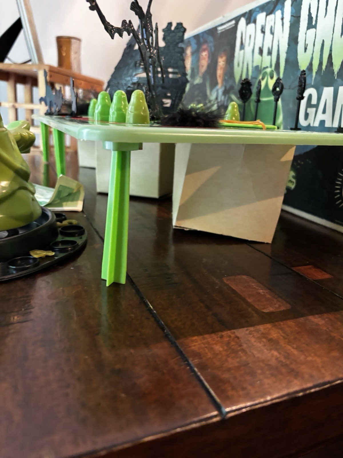 Vintage 1965 Green Ghost Glow In the Dark Board Game 99% Complete Excellent Box!