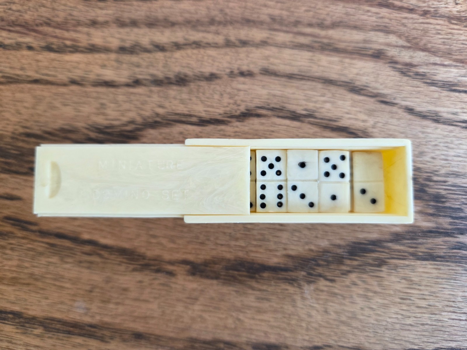 VTG Shackman Tiny Miniature Dominoes Set w/ Case Bone Color Made in Hong Kong