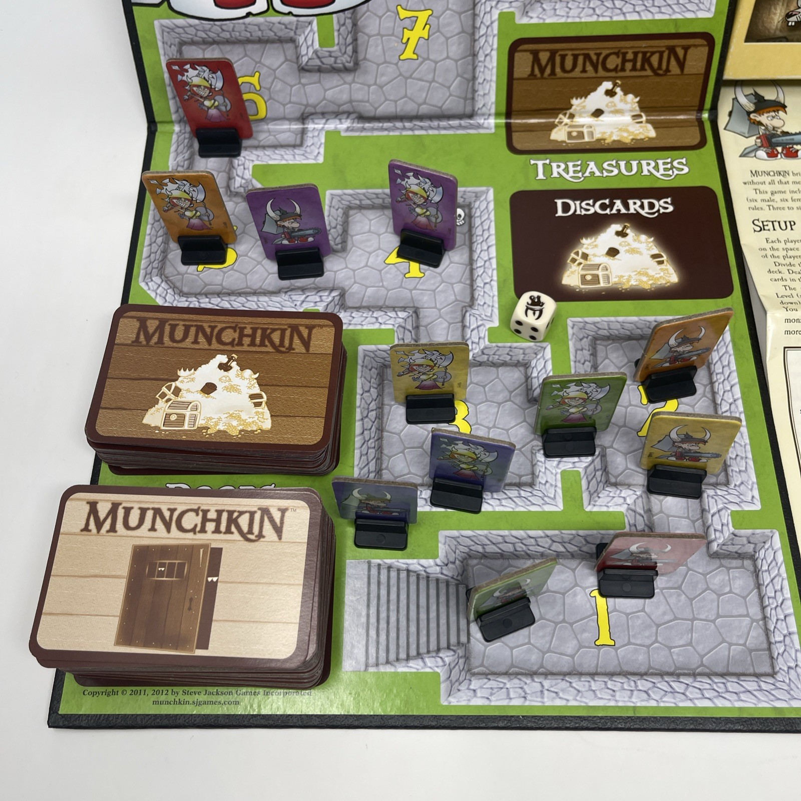 Munchkin Deluxe Board Game Steve Jackson Games EUC 1483 Complete Origins Award